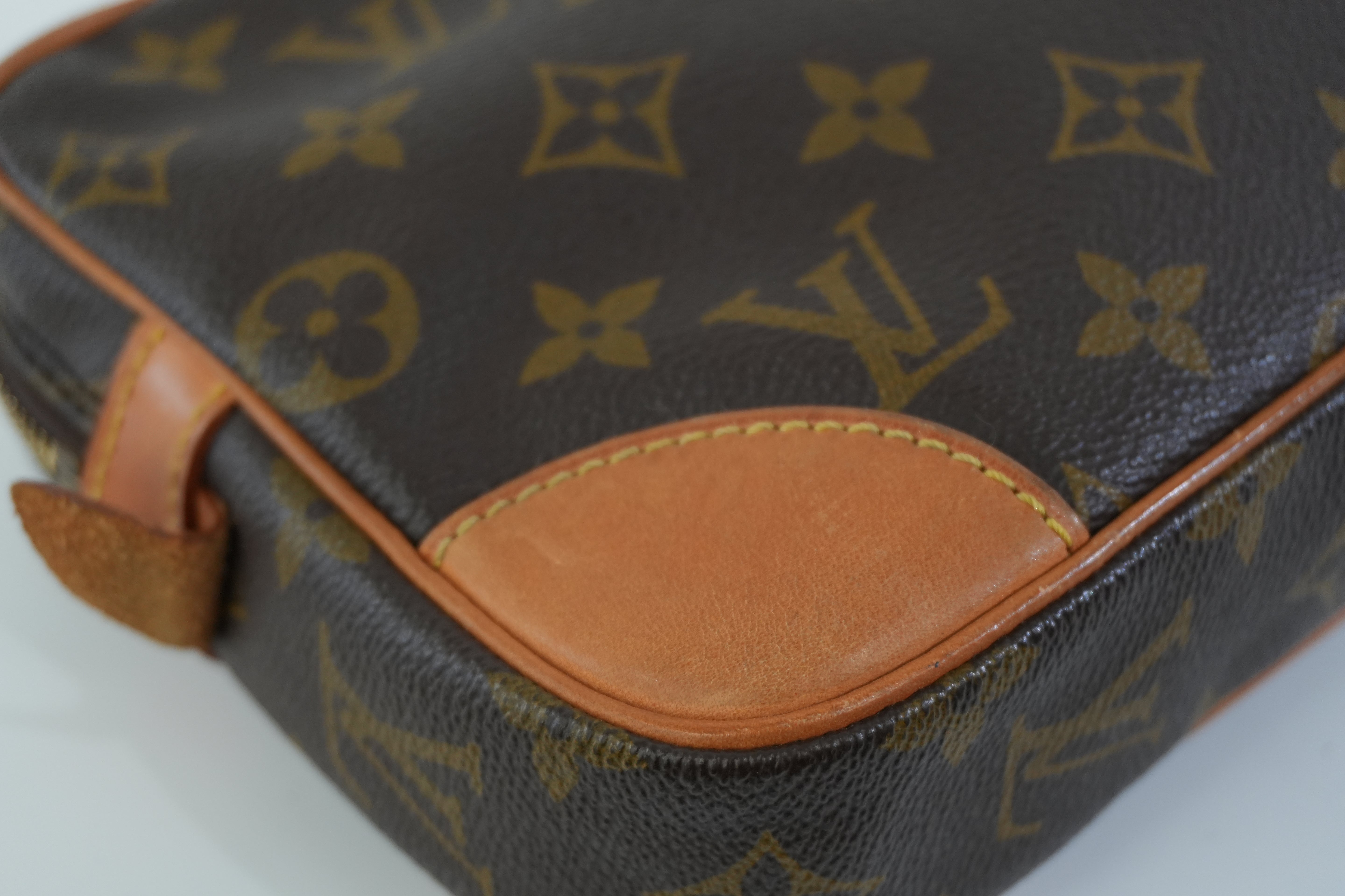 Pre-owned Louis Vuitton Monogram Dragonne GM Clutch Bag