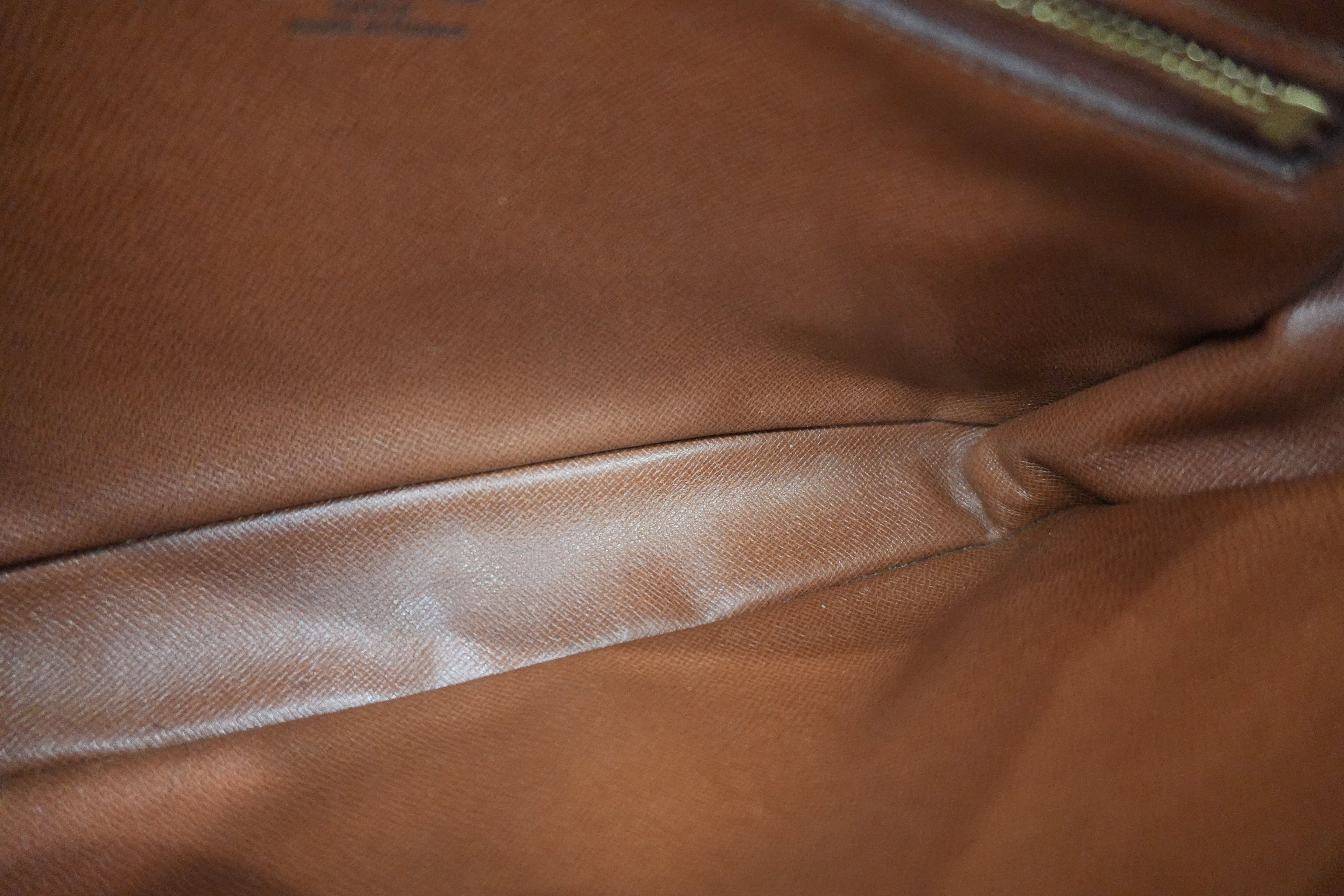 Pre-owned Louis Vuitton Monogram Dragonne GM Clutch Bag