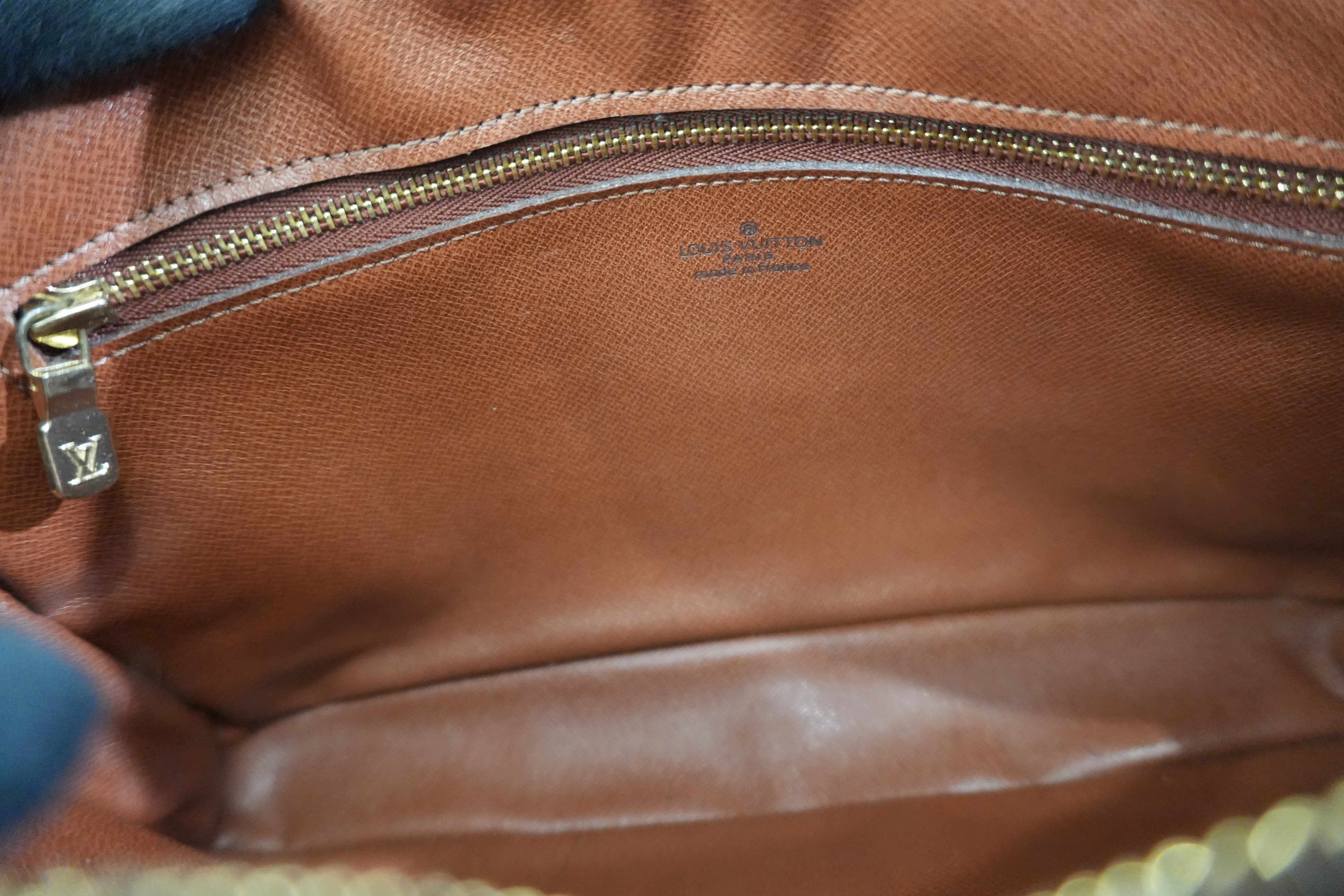 Pre-owned Louis Vuitton Monogram Dragonne GM Clutch Bag