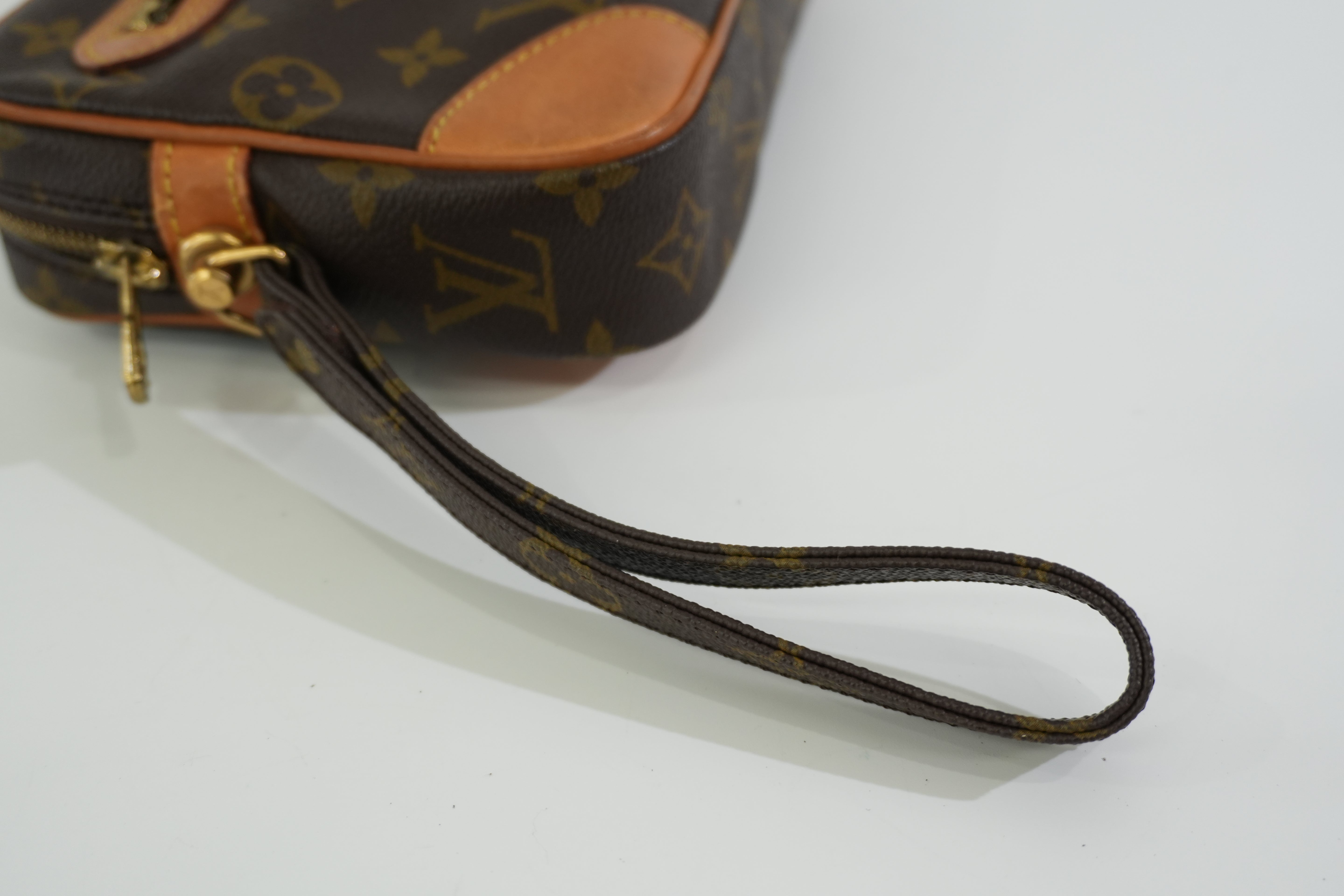 Pre-owned Louis Vuitton Monogram Dragonne GM Clutch Bag