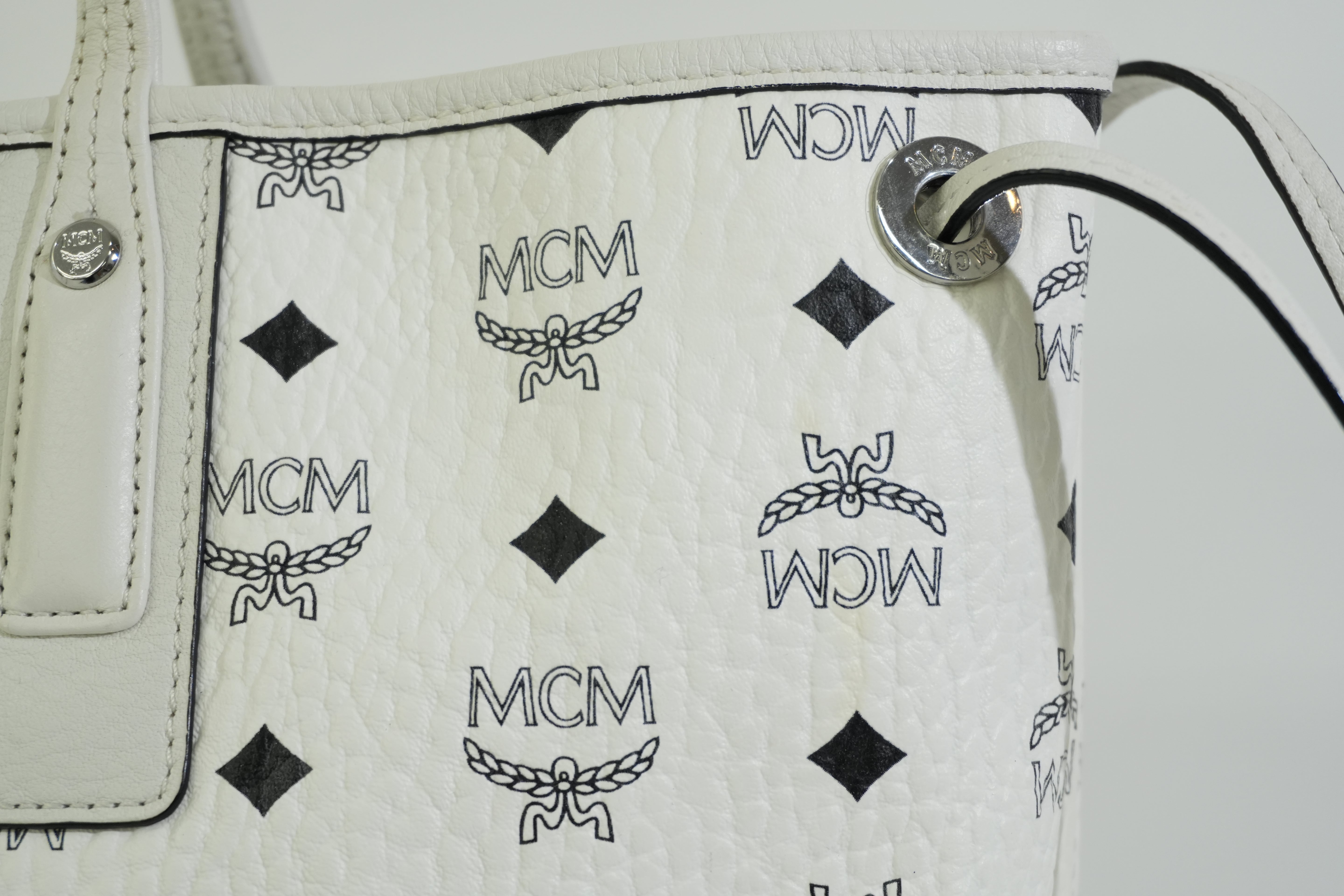 Pre-owned MCM Tote Bag with Pouch White
