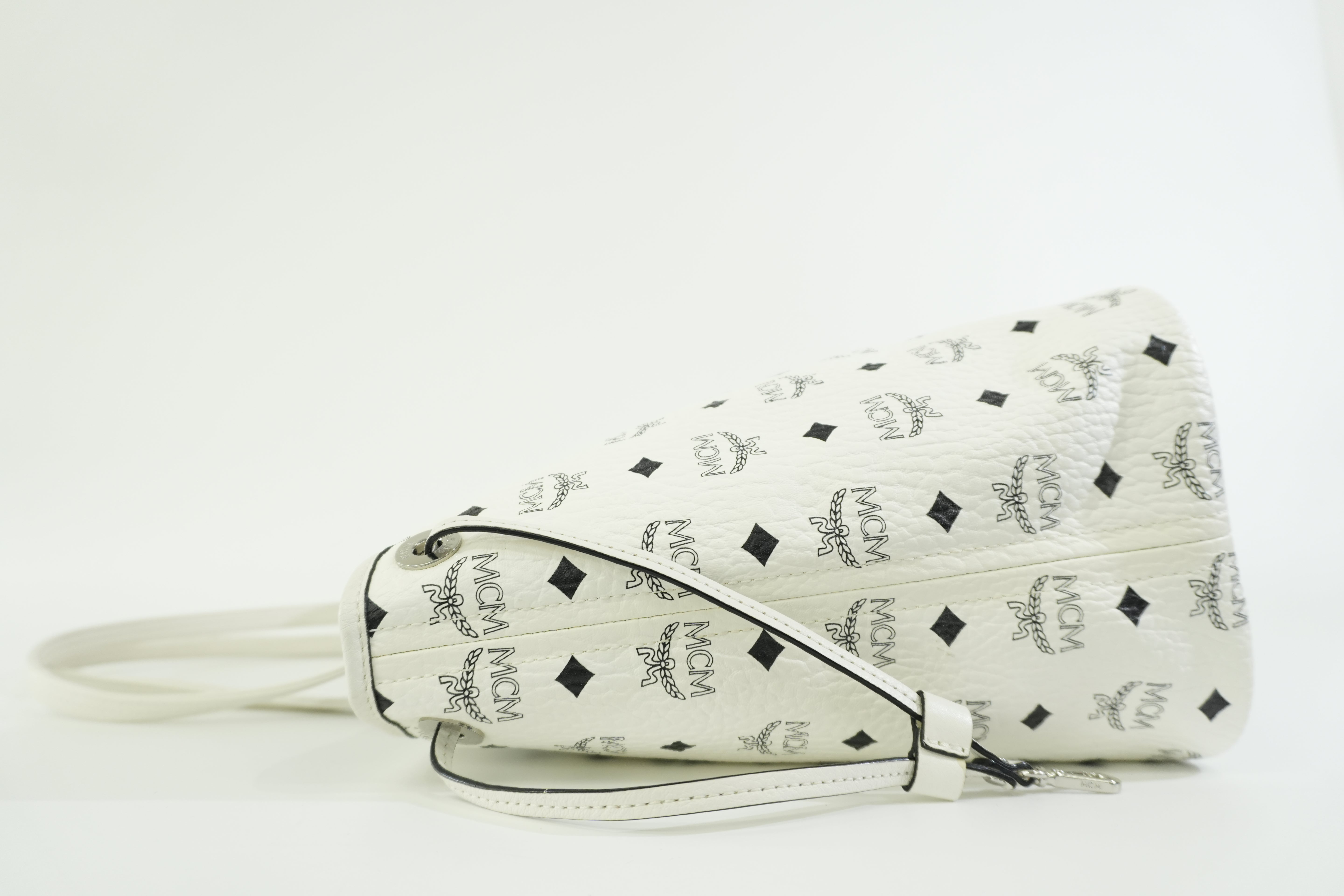 Pre-owned MCM Tote Bag with Pouch White