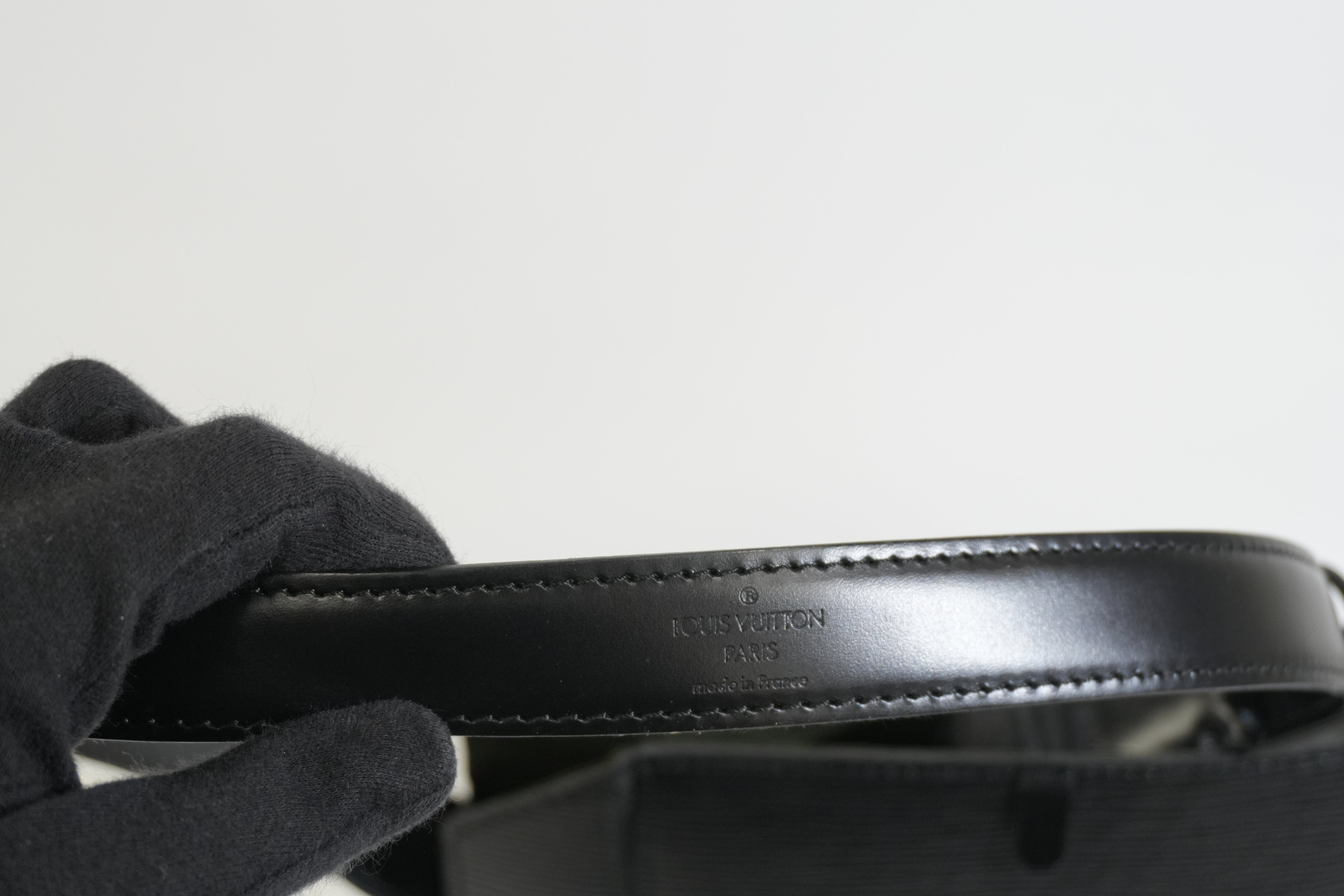 Pr-owned Louis Vuitton Epi Sac Seau Shoulder Bag Black