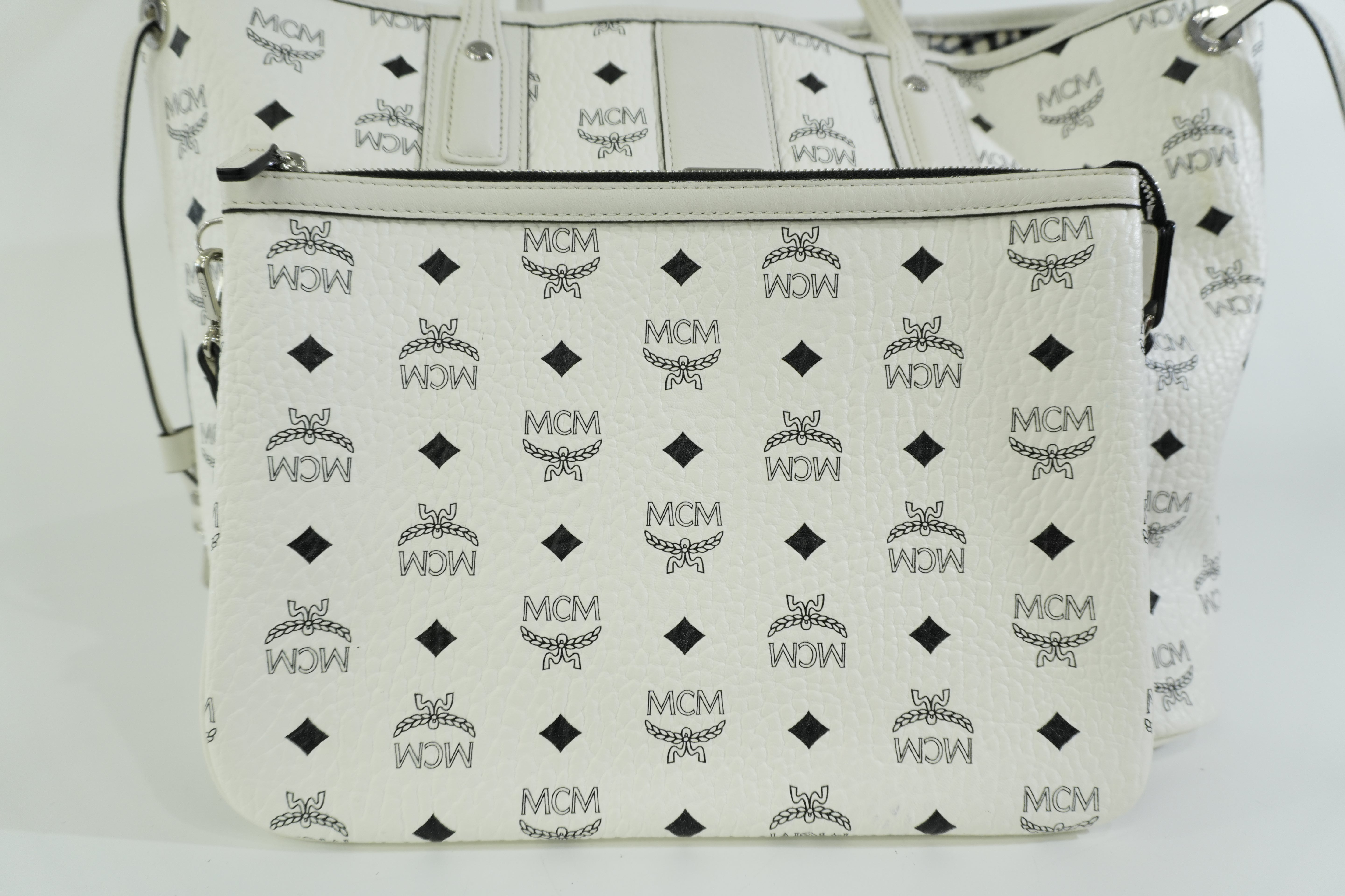 Pre-owned MCM Tote Bag with Pouch White