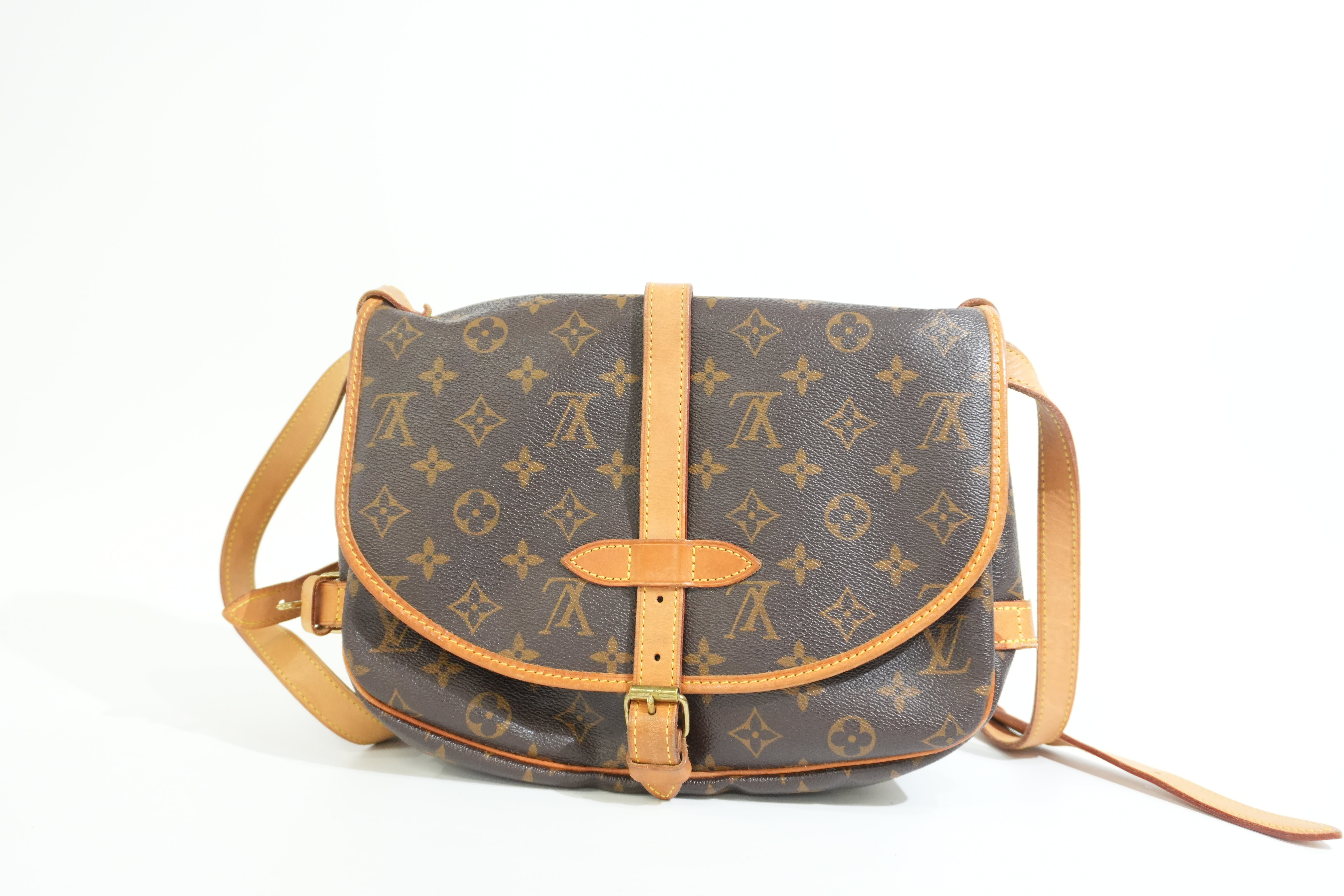 Pre-owned Louis Vuitton Monogram Saumur 30 Crossbody Bag