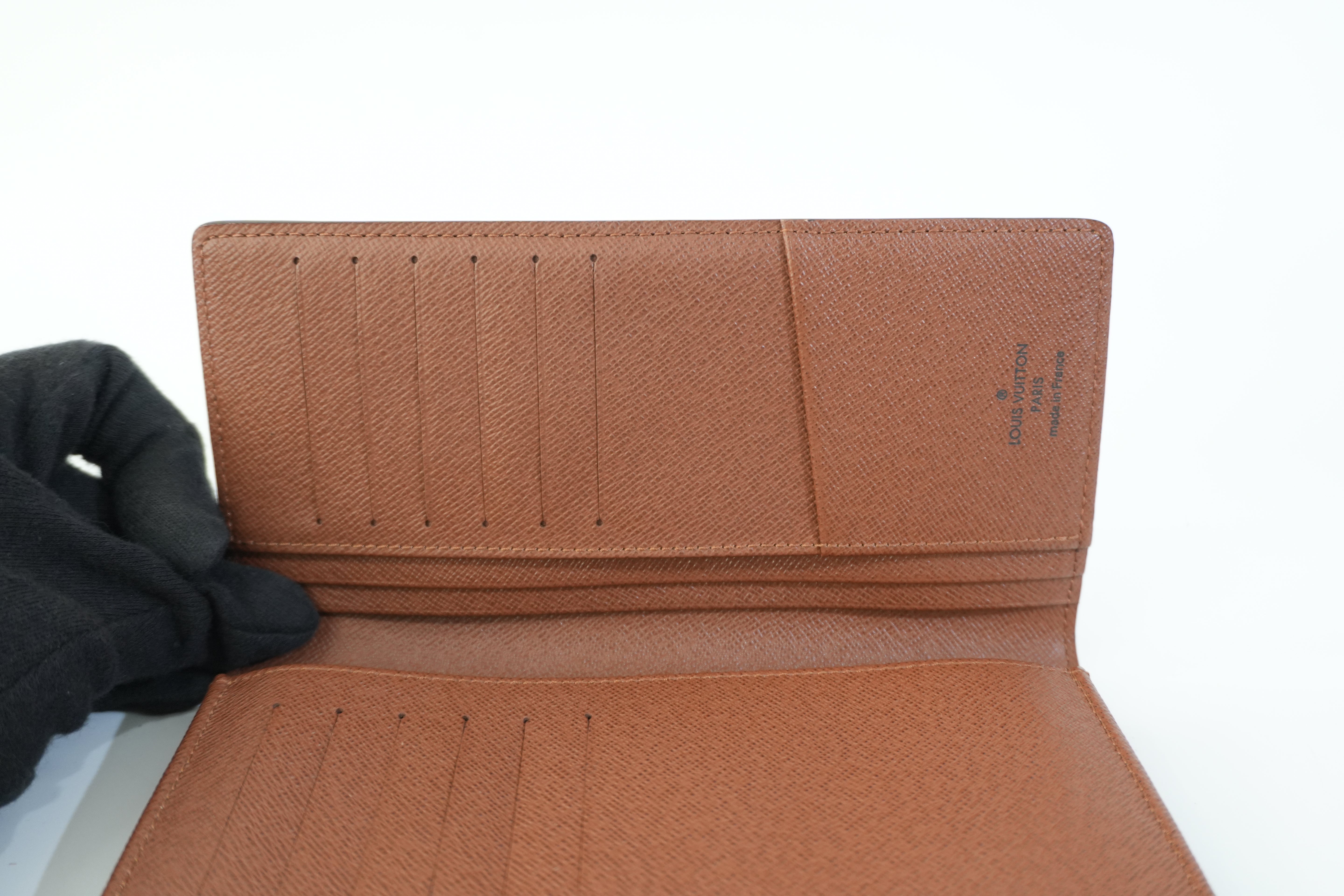 Pre-owned Louis Vuitton Monogram Brazza Wallet