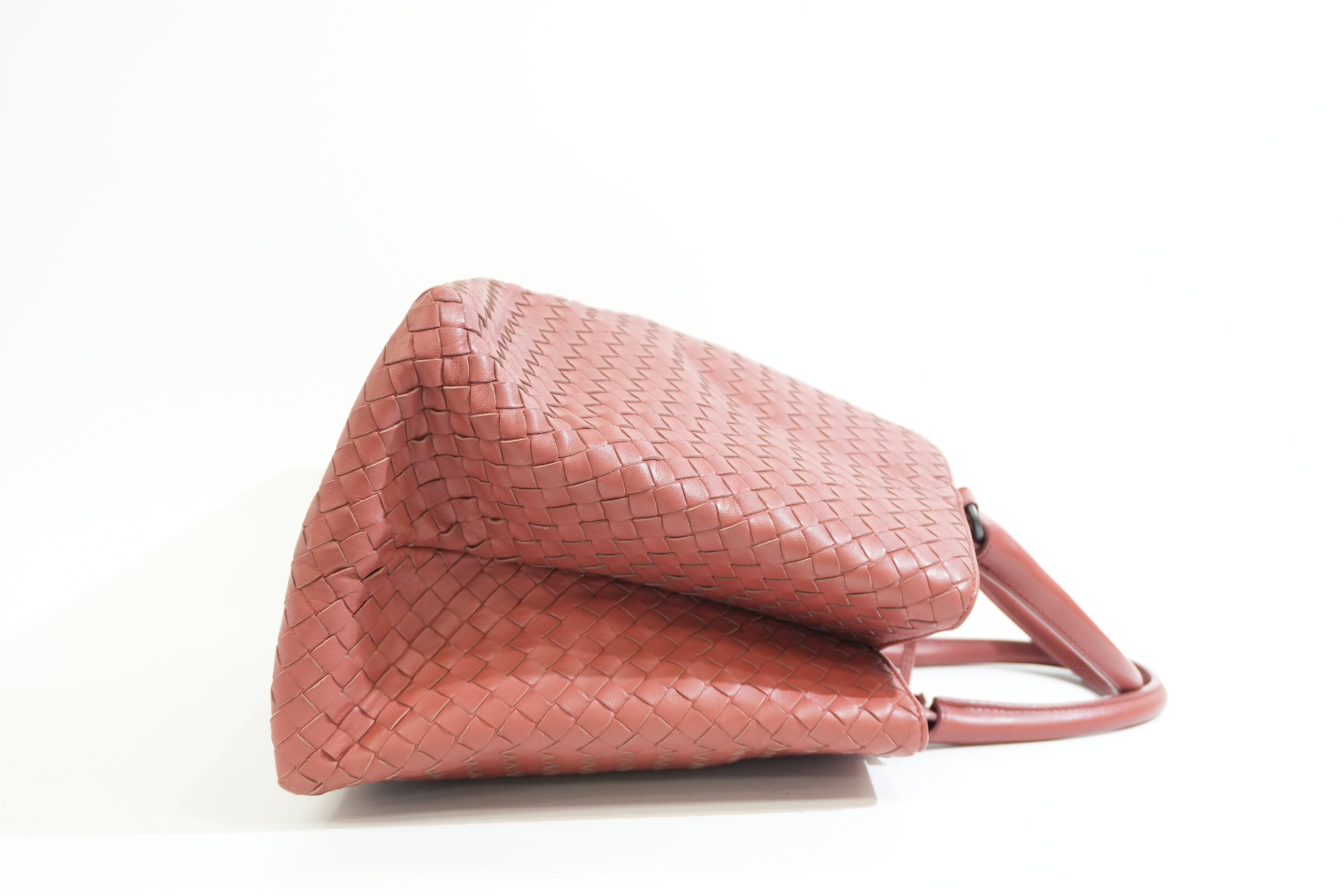 Pre-owned Bottega Intreciatto Shoulder Bag Pink