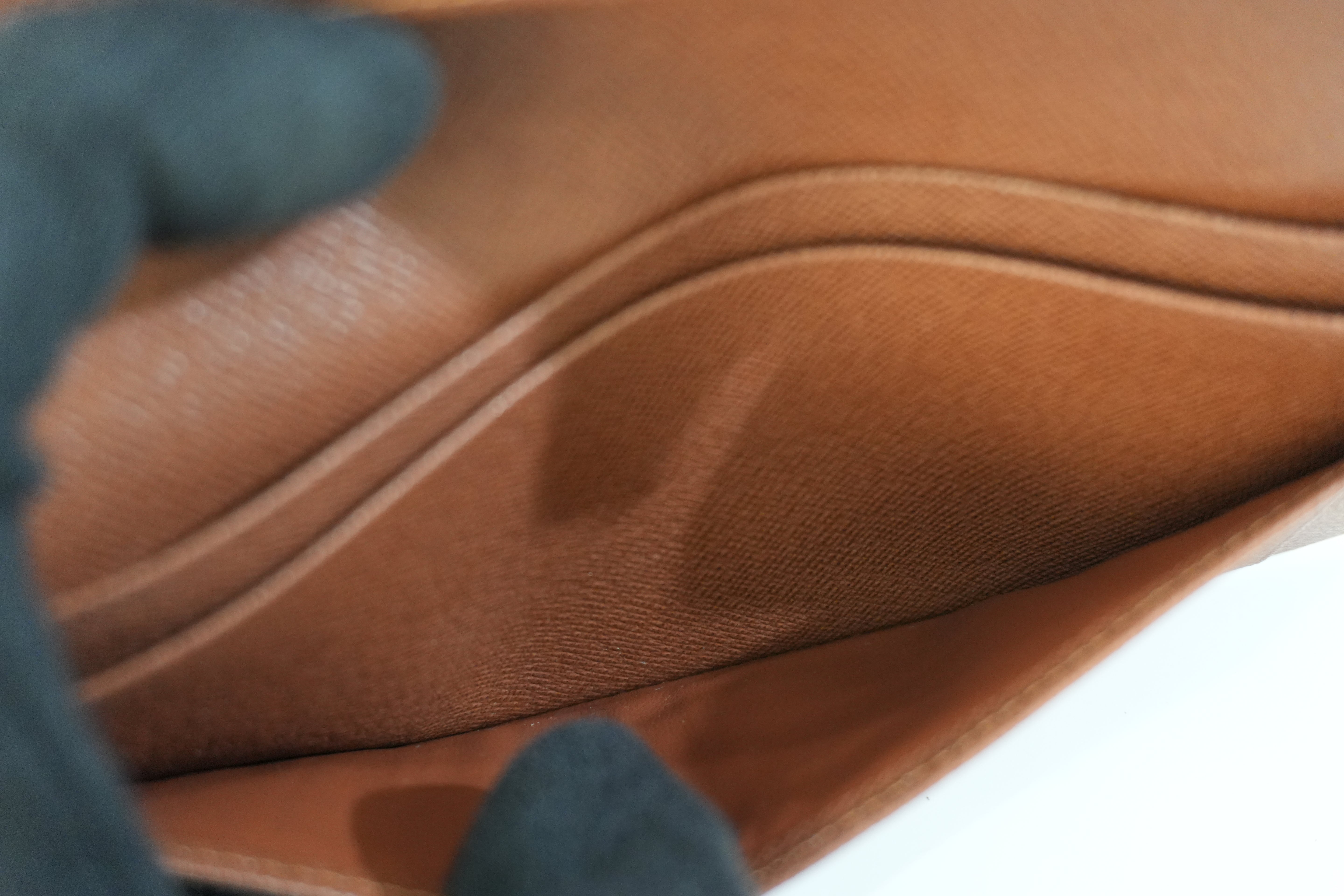 Pre-owned Louis Vuitton Monogram Brazza Wallet