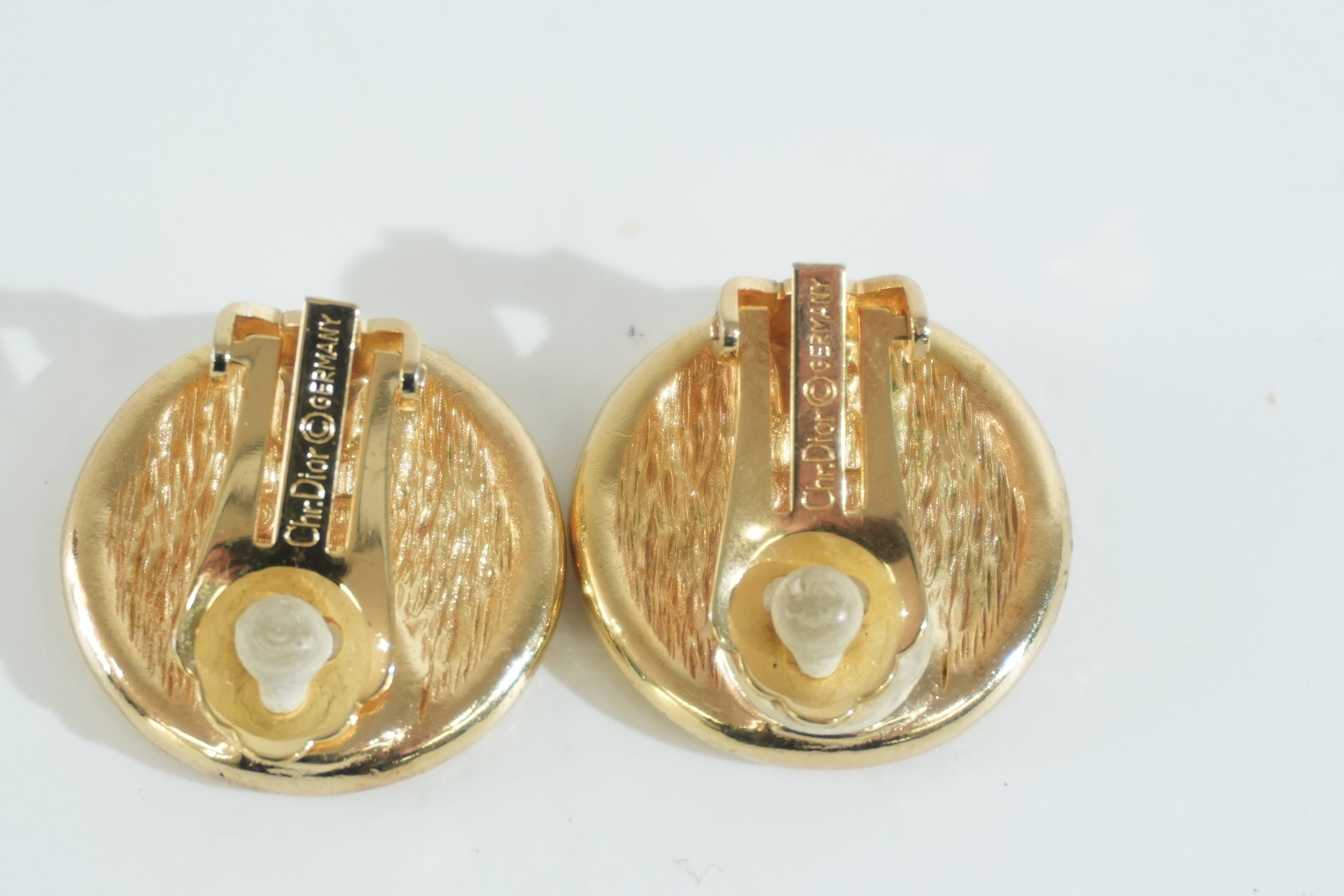 Pre-owned Dior Clip on Earrings Gold tone