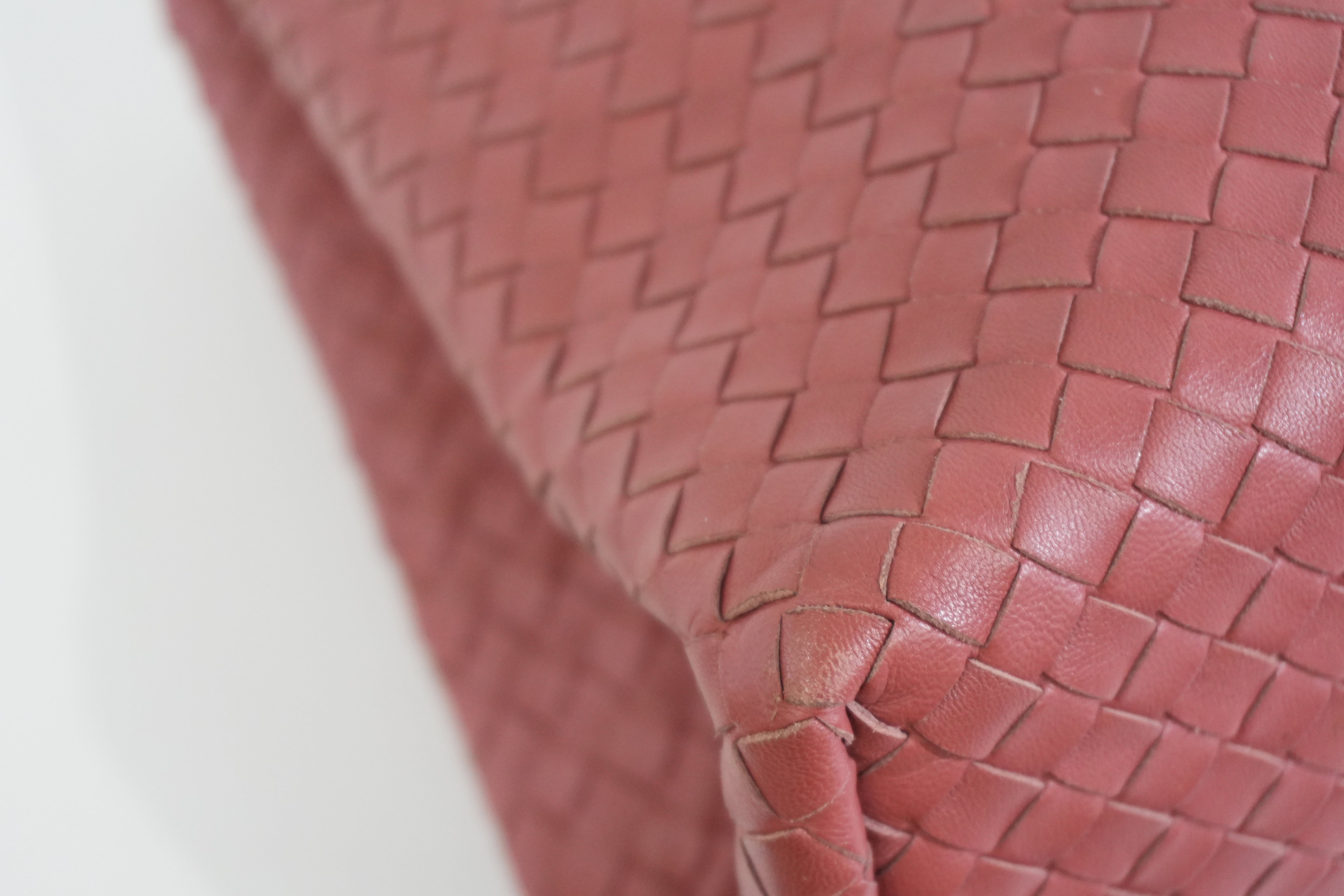 Pre-owned Bottega Intreciatto Shoulder Bag Pink
