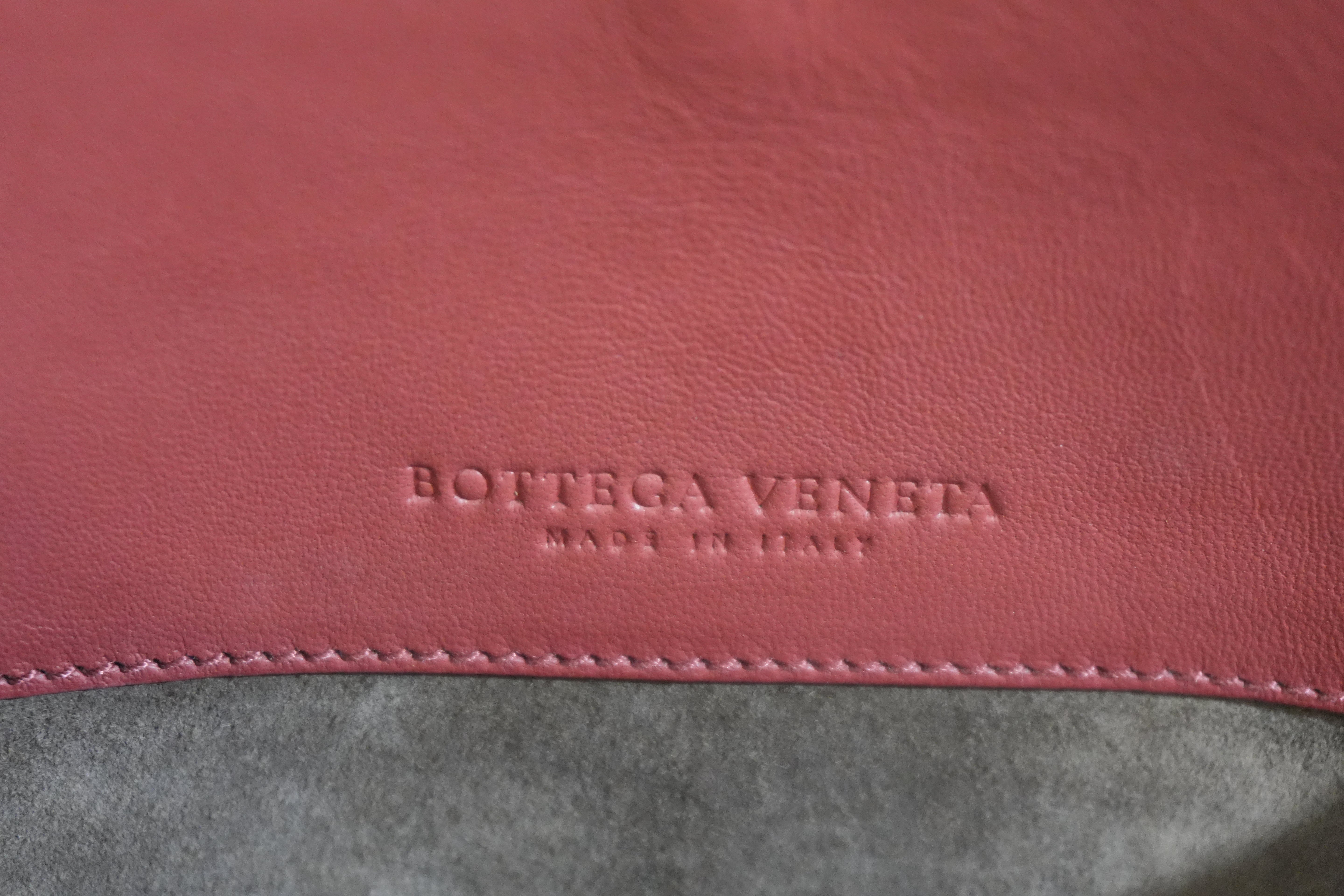Pre-owned Bottega Intreciatto Shoulder Bag Pink