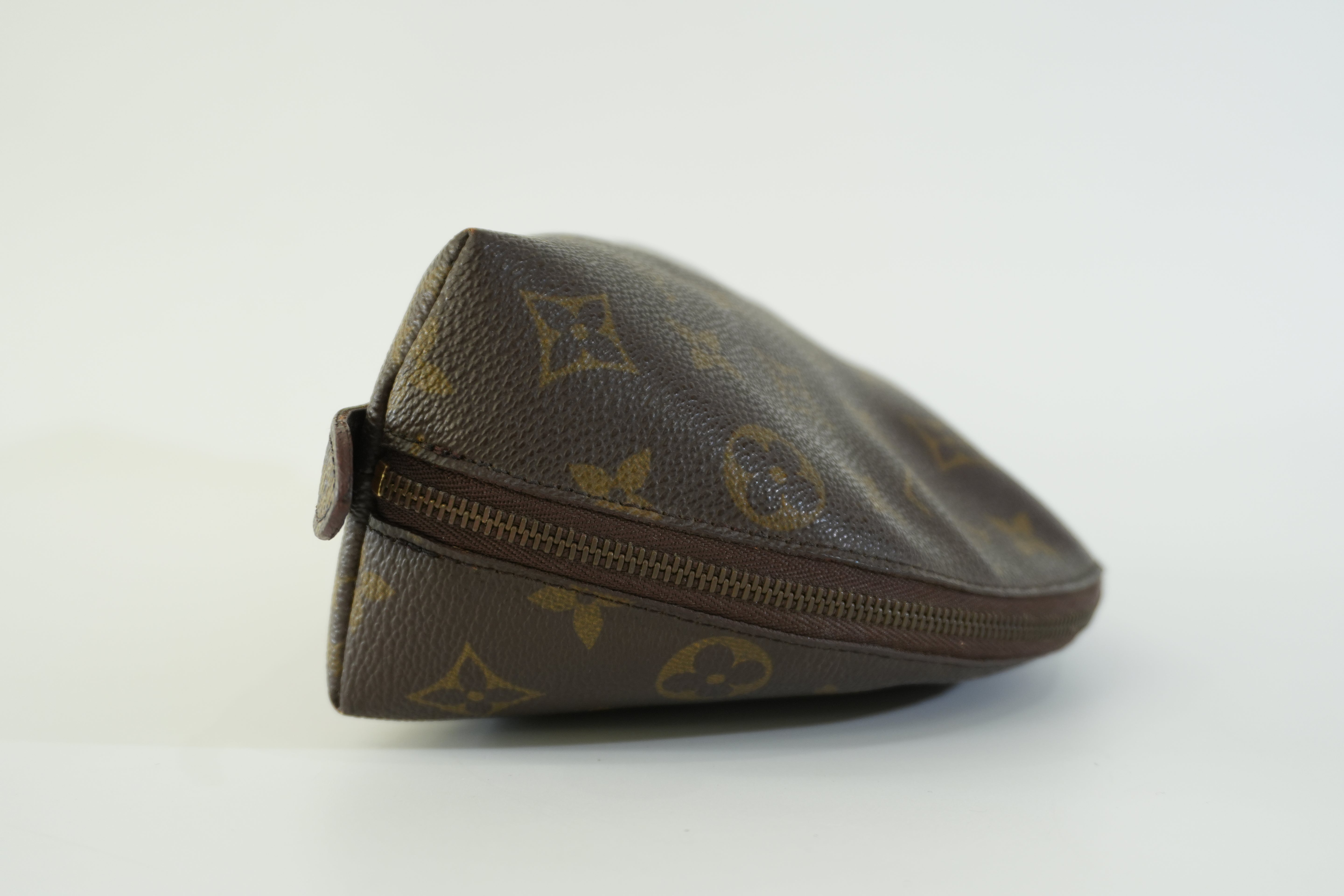 Pre-owned Louis Vuitton Monogram Demi Ronde Pouch