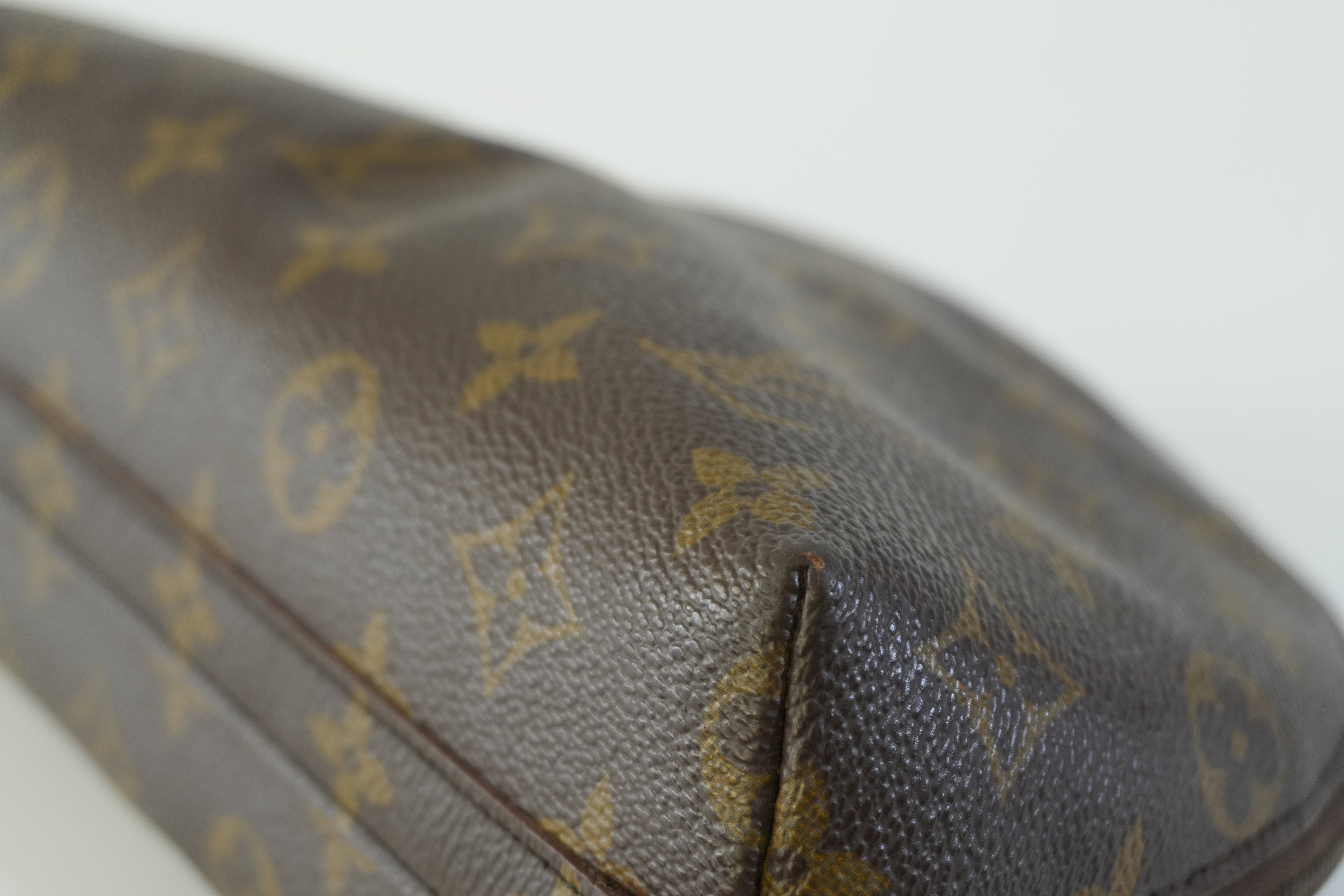 Pre-owned Louis Vuitton Monogram Demi Ronde Pouch