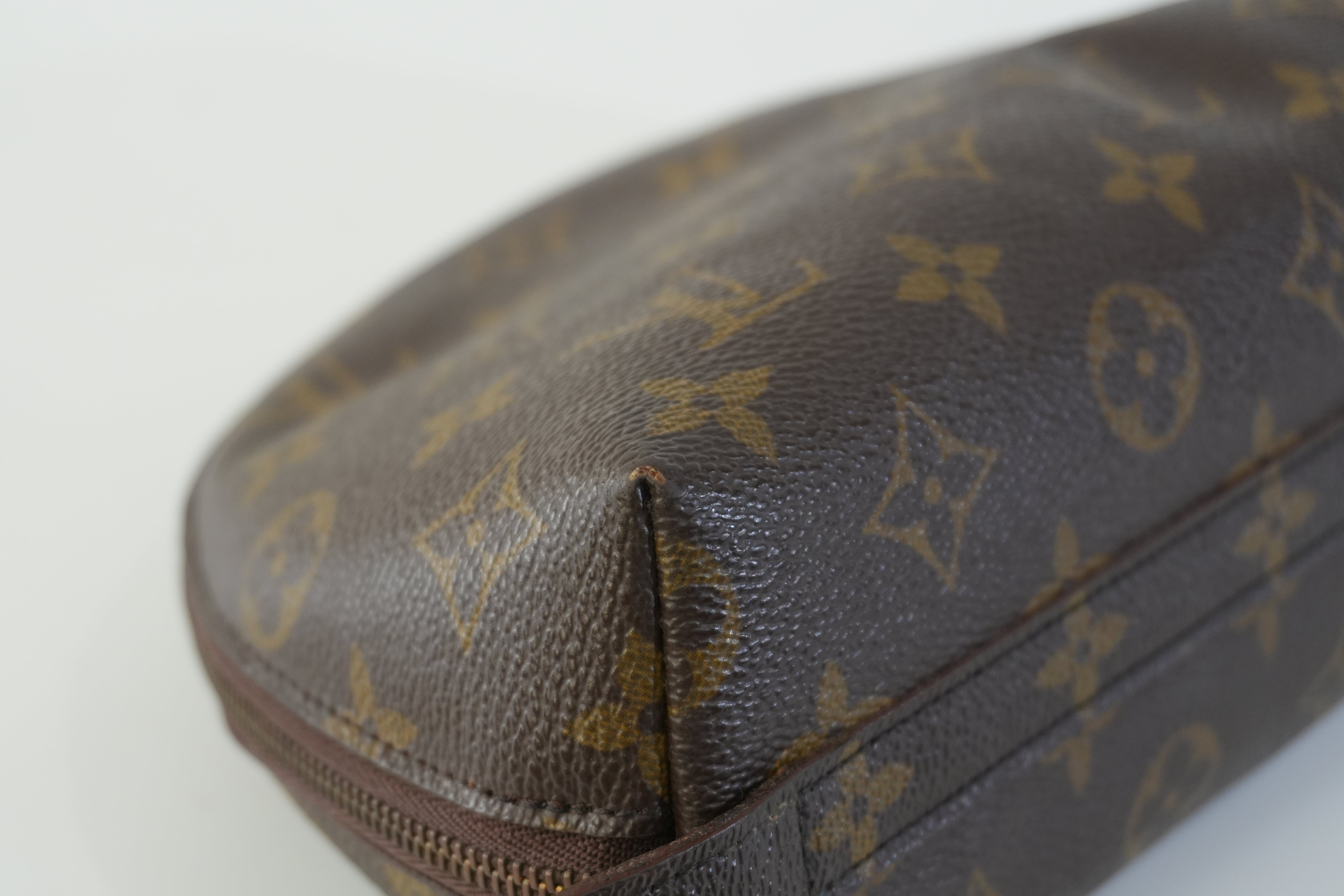Pre-owned Louis Vuitton Monogram Demi Ronde Pouch