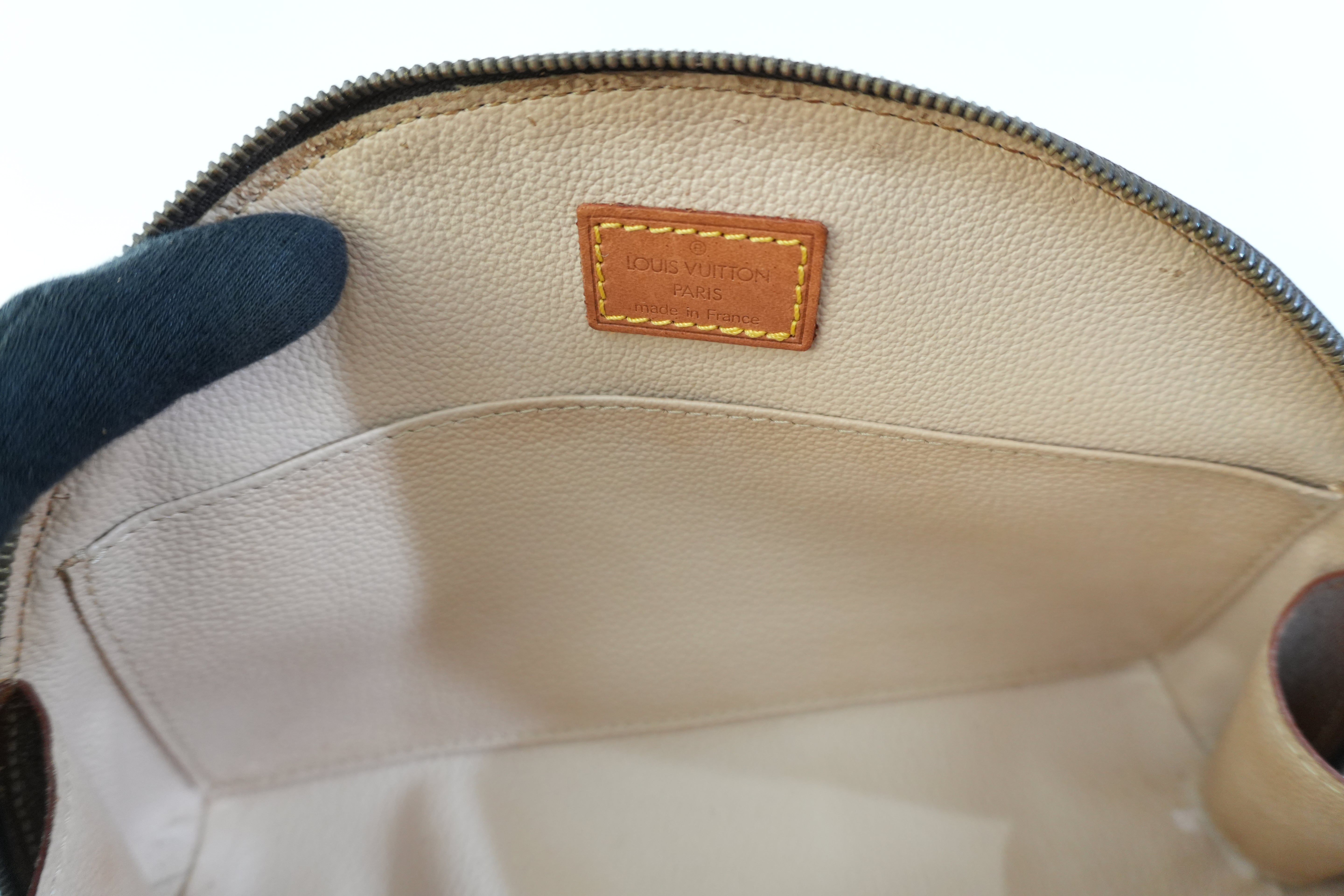 Pre-owned Louis Vuitton Monogram Demi Ronde Pouch