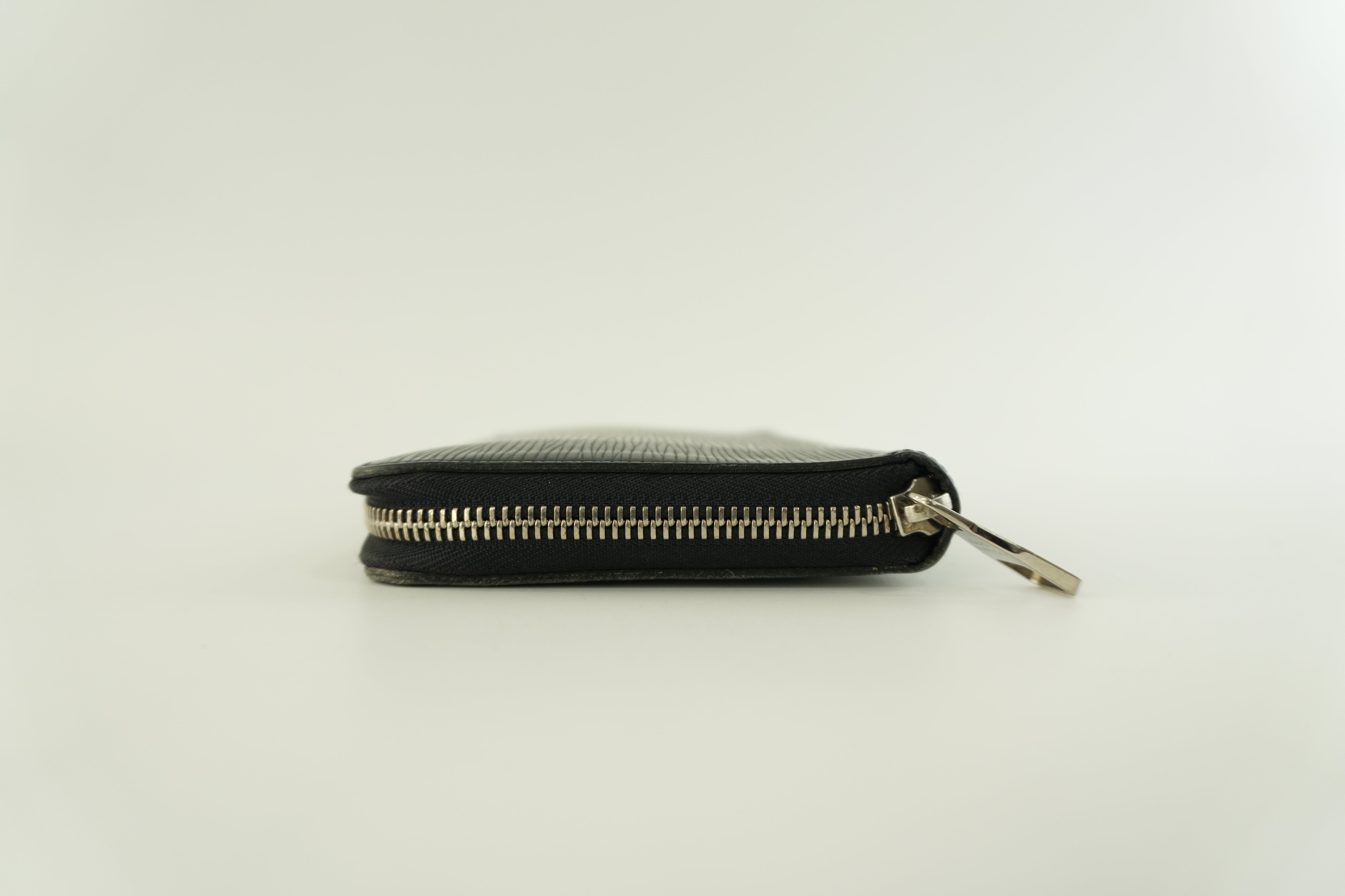 Louis Vuitton Epi Zippy Organizer Wallet Black Used