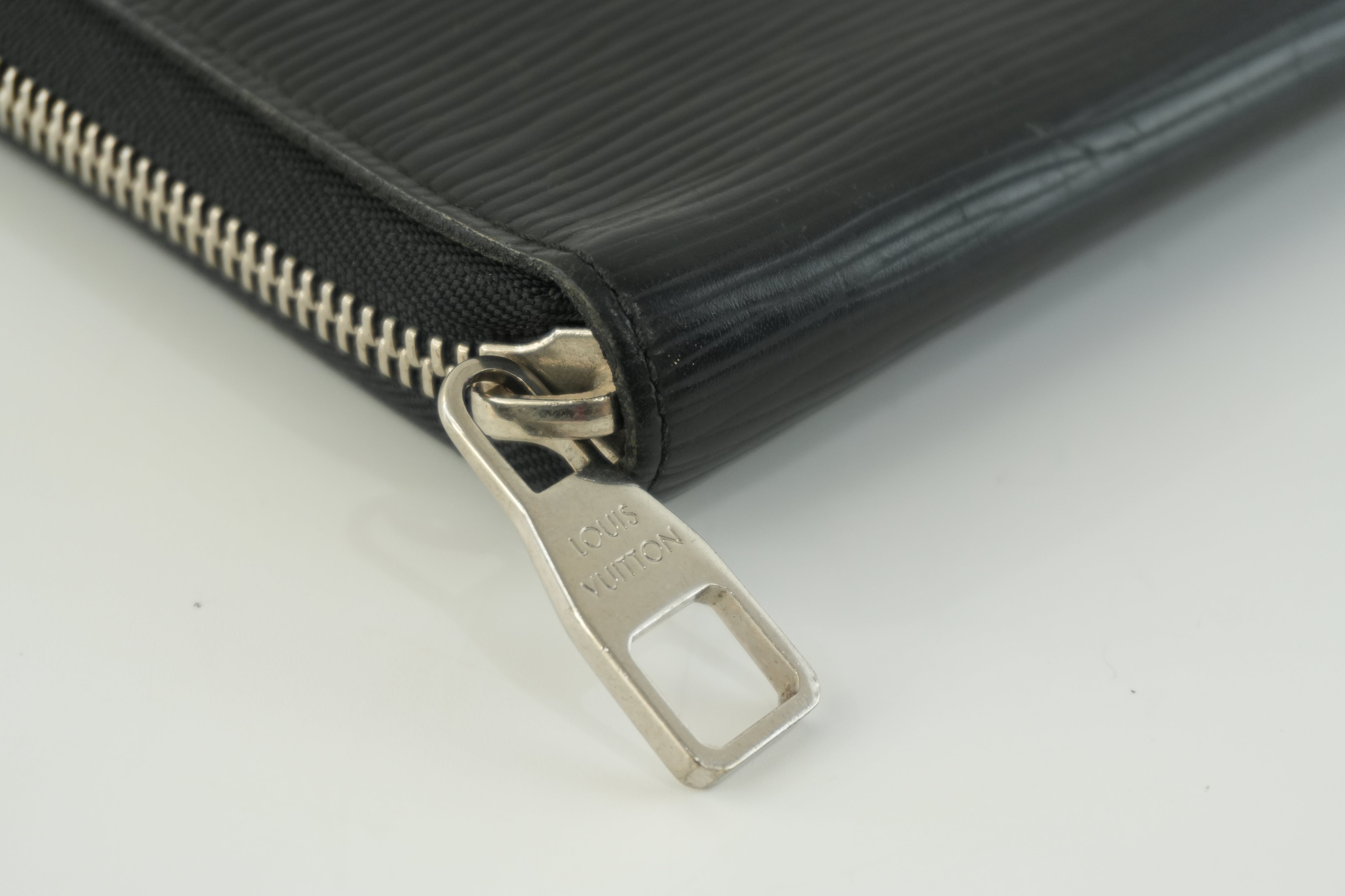 Louis Vuitton Epi Zippy Organizer Wallet Black Used