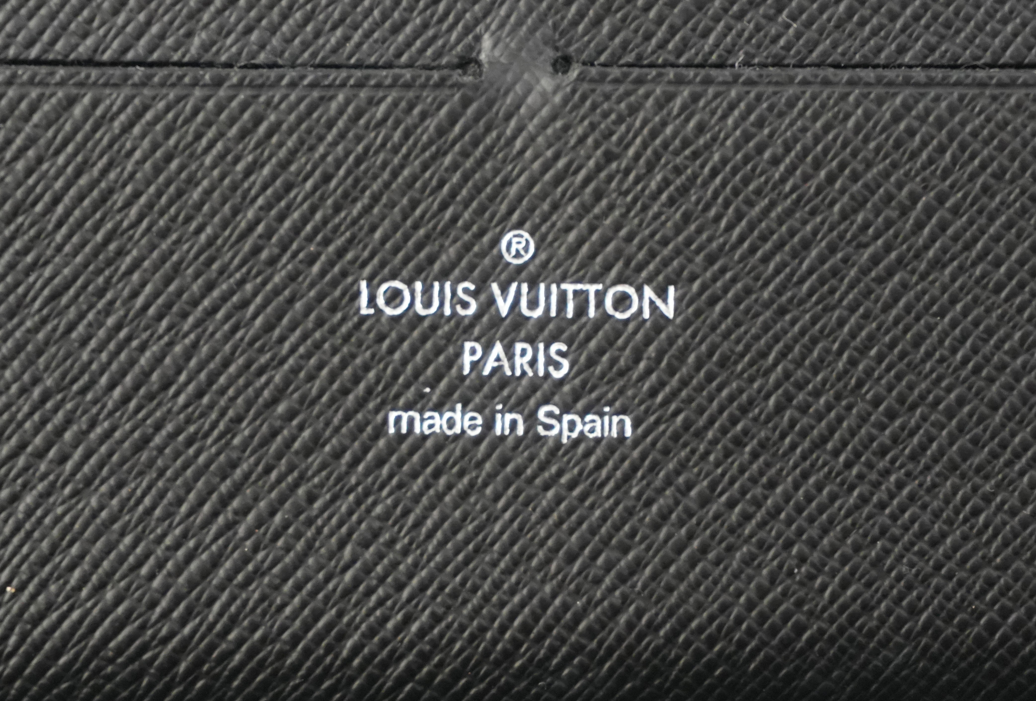 Louis Vuitton Epi Zippy Organizer Wallet Black Used