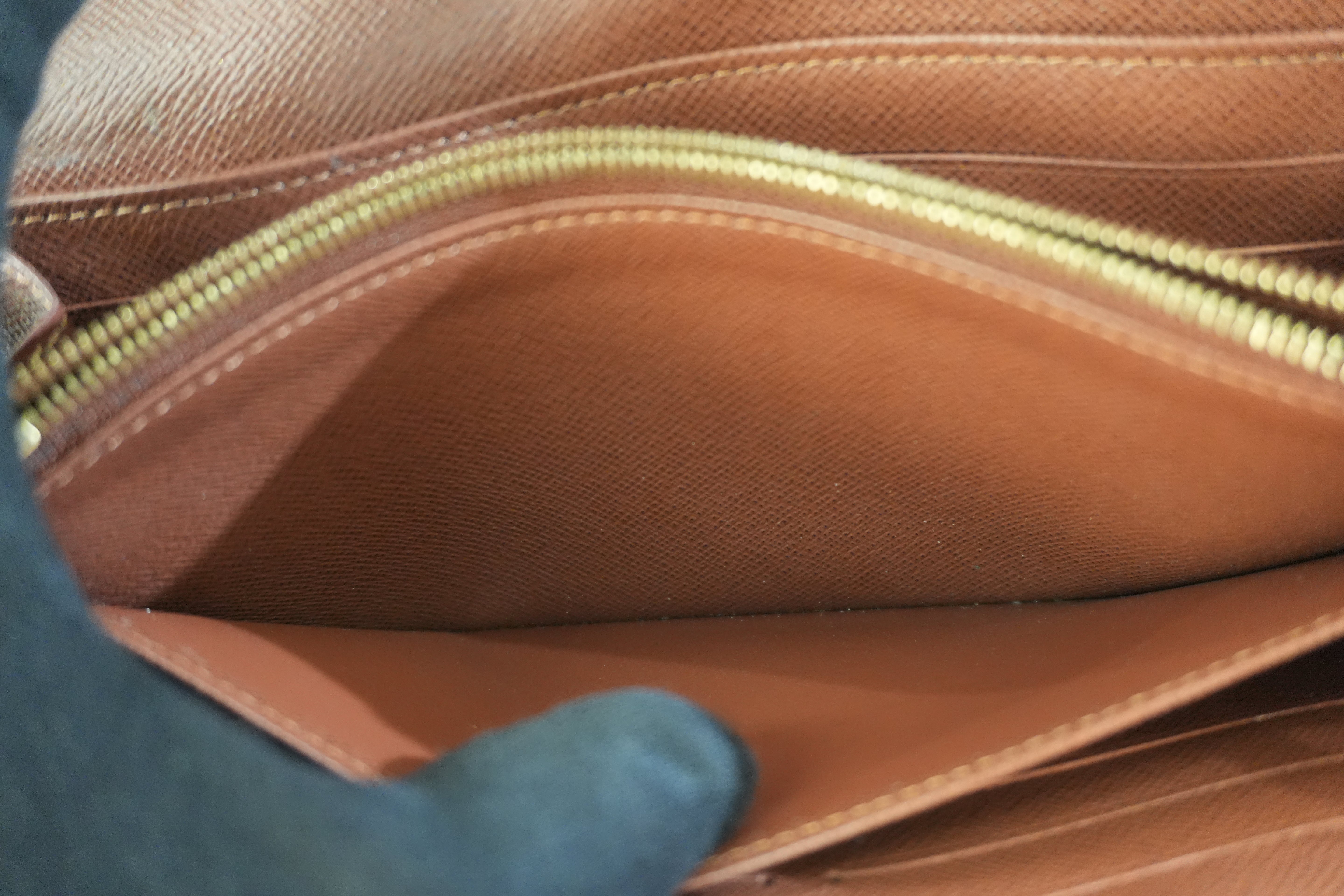 Pre-owned Louis Vuitton Monogram Sarah Wallet