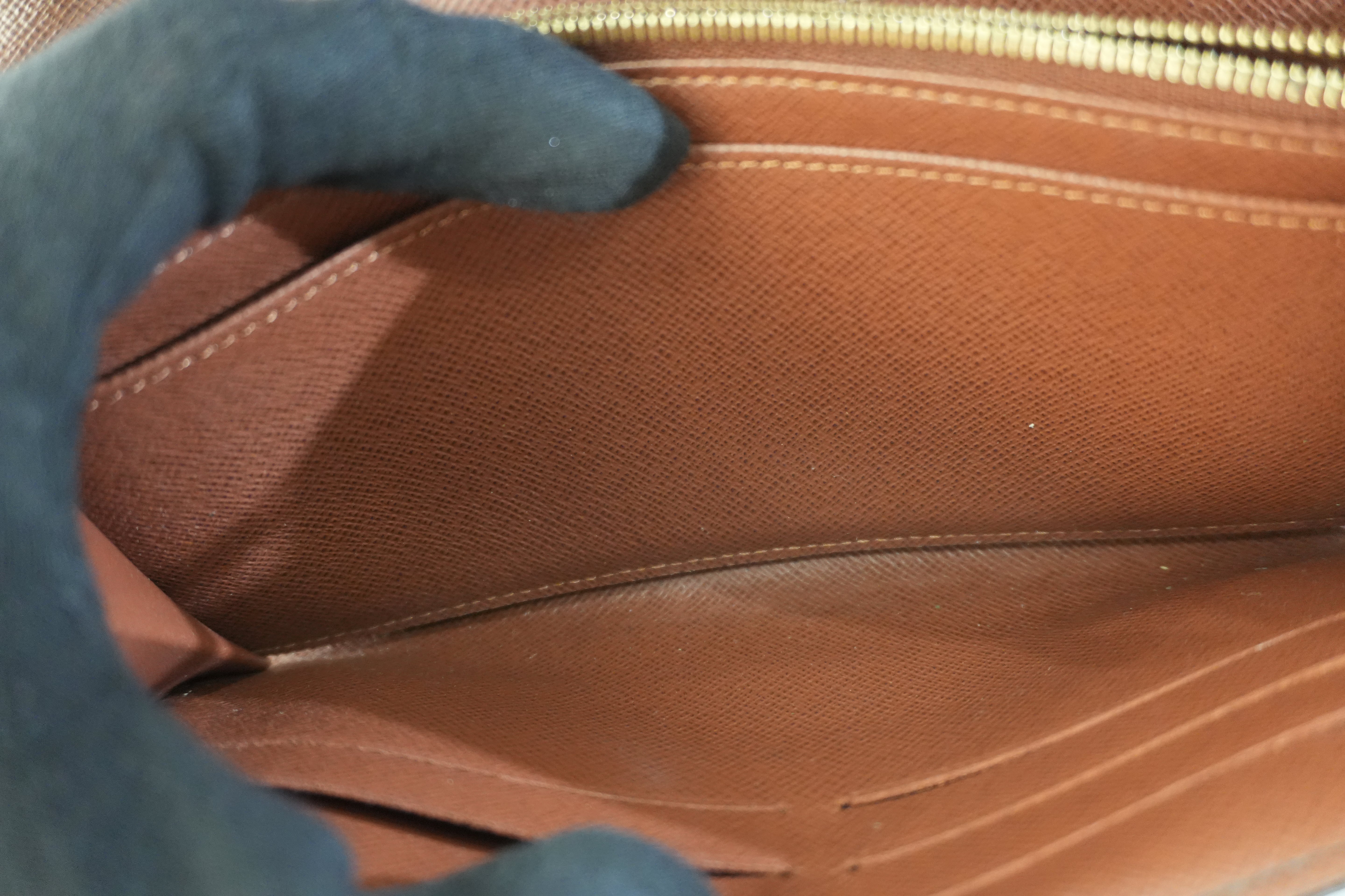 Pre-owned Louis Vuitton Monogram Sarah Wallet