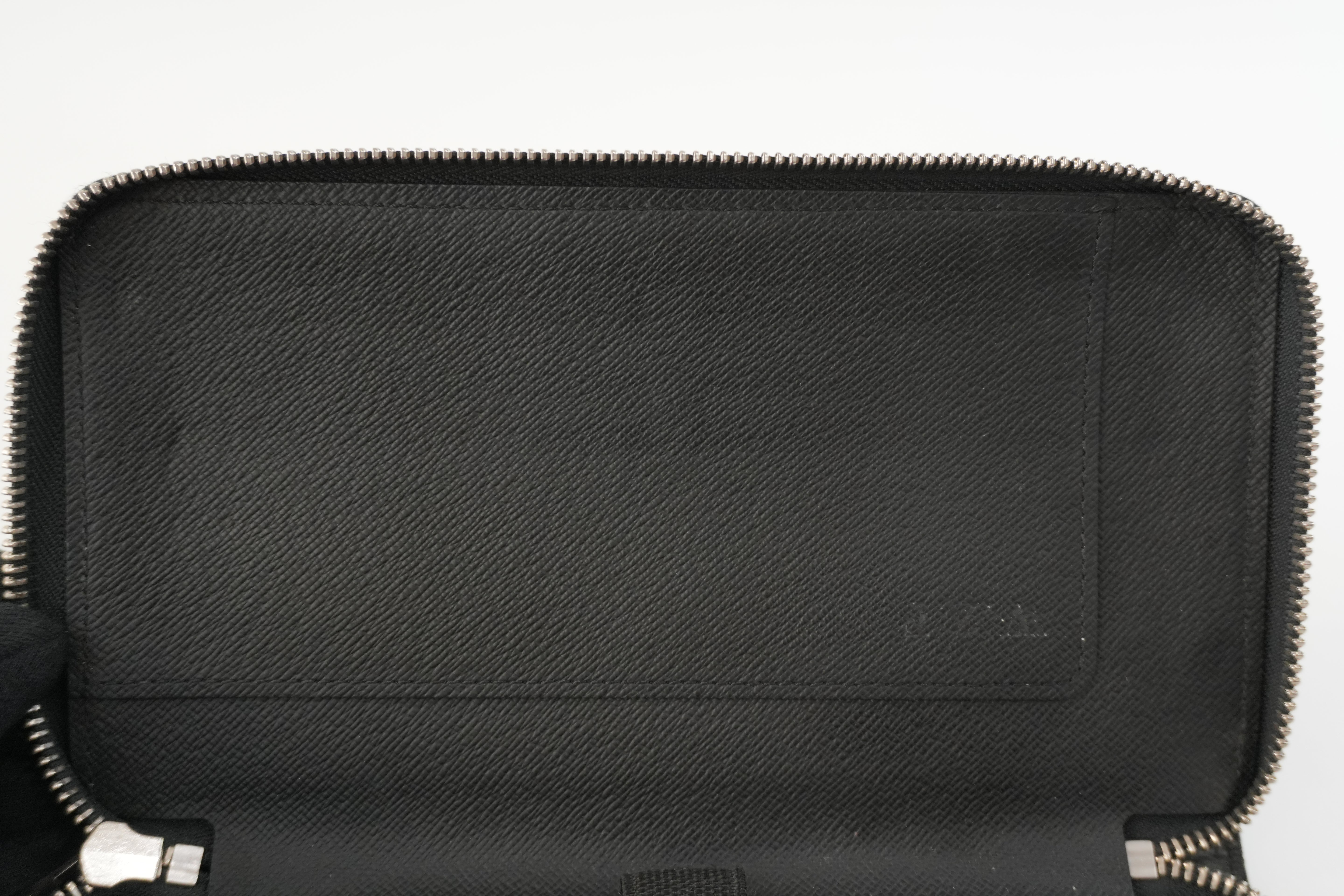 Louis Vuitton Epi Zippy Organizer Wallet Black Used