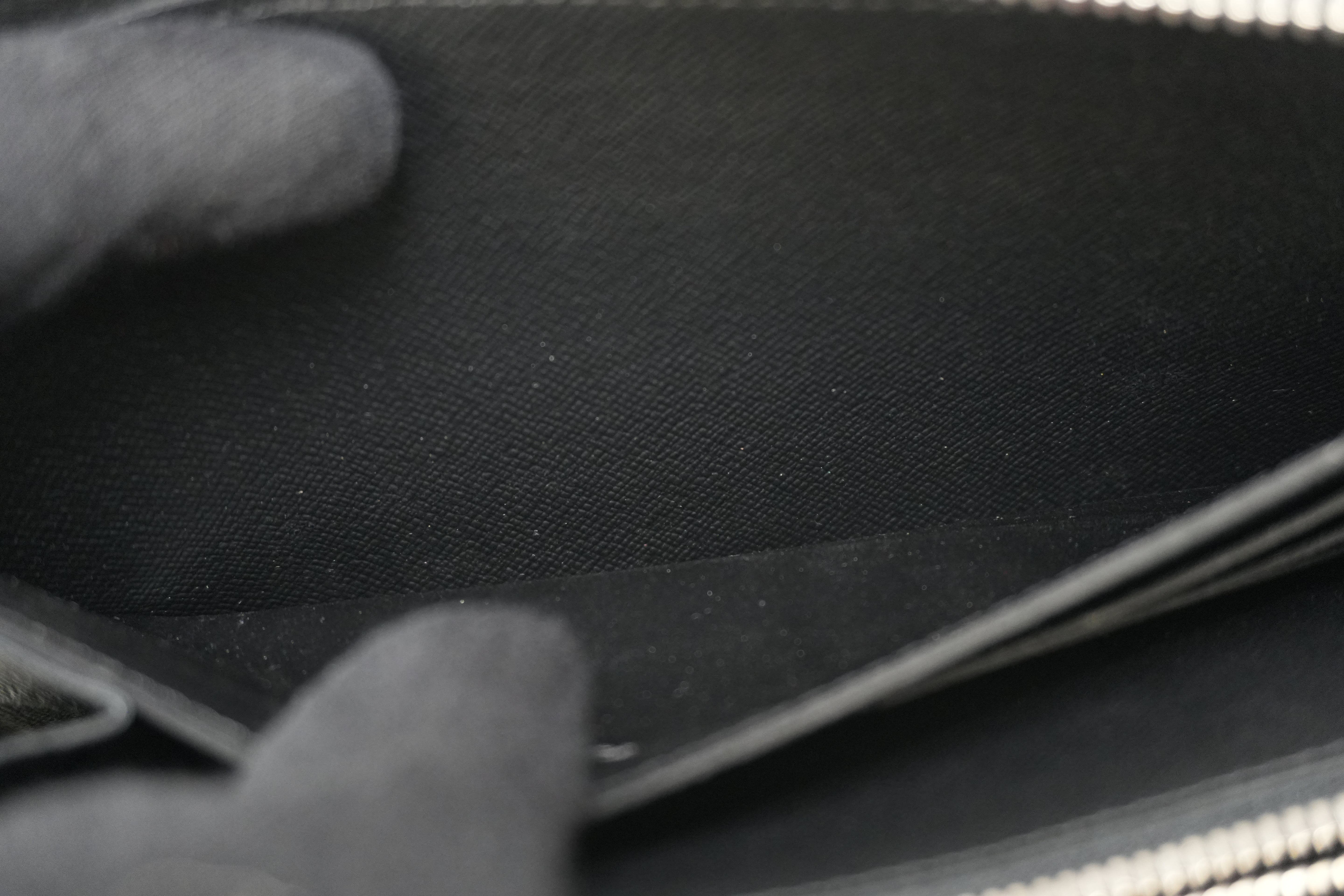 Louis Vuitton Epi Zippy Organizer Wallet Black Used