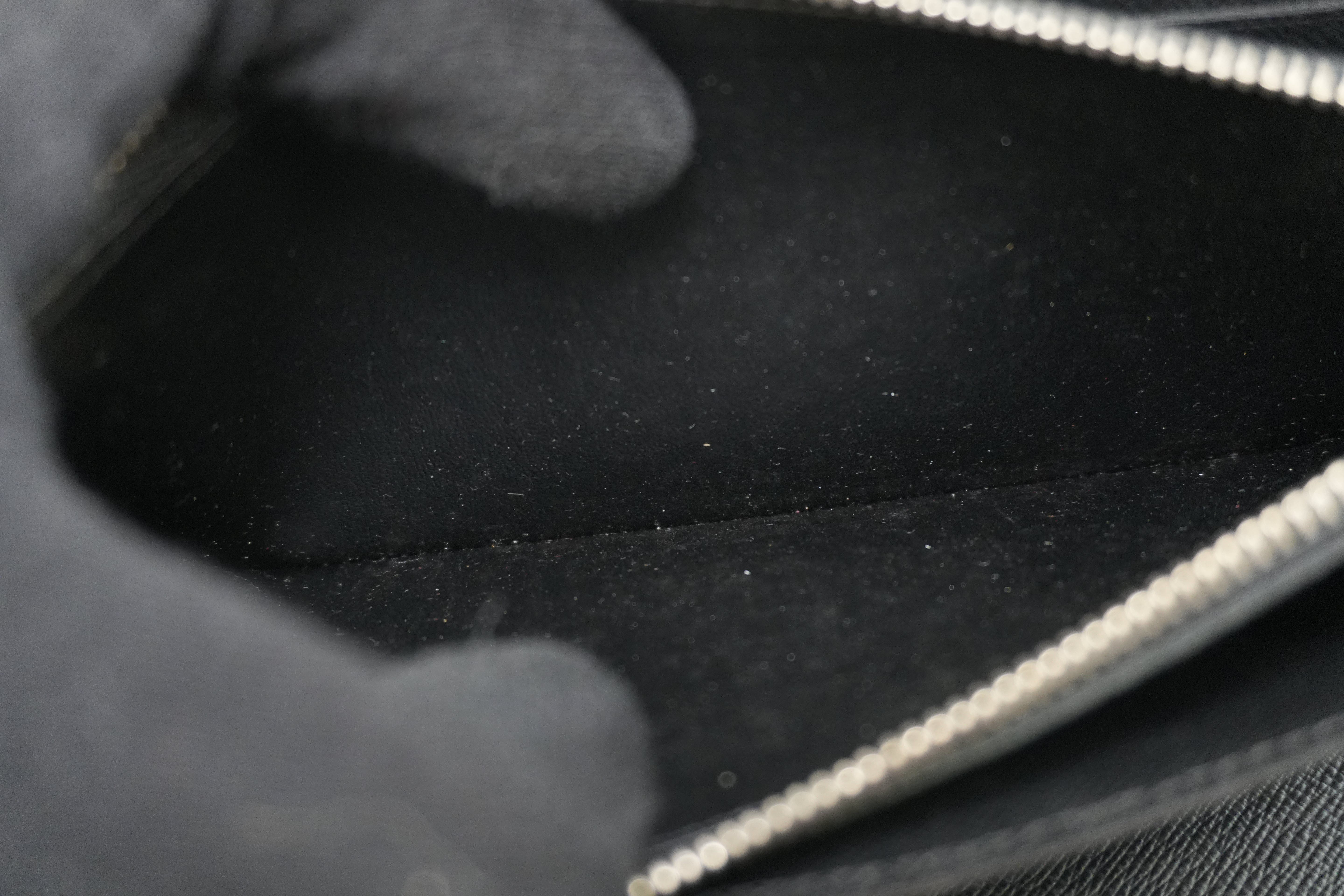 Louis Vuitton Epi Zippy Organizer Wallet Black Used