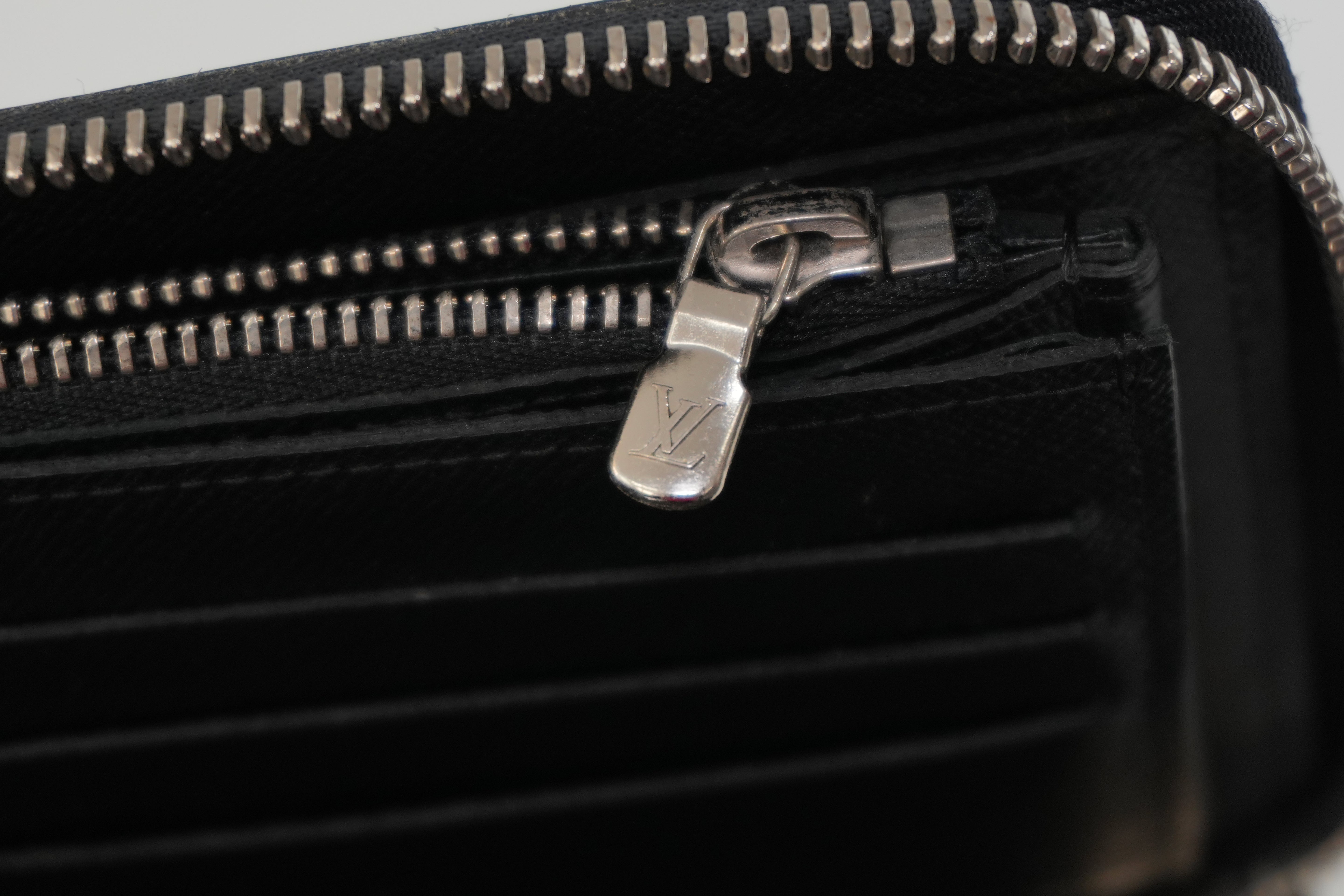 Louis Vuitton Epi Zippy Organizer Wallet Black Used