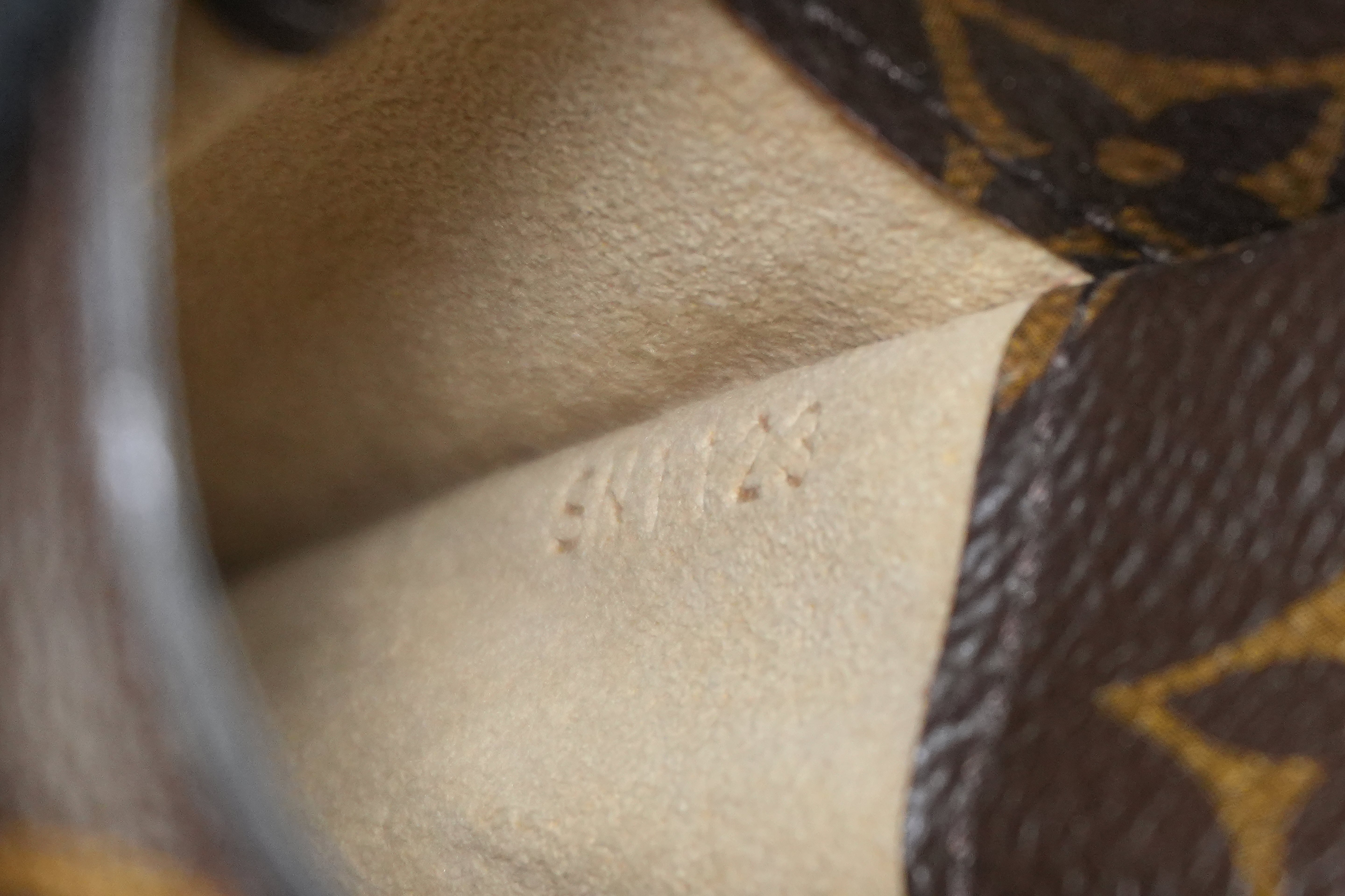 Louis Vuitton Monogram Reading Glass Case Used