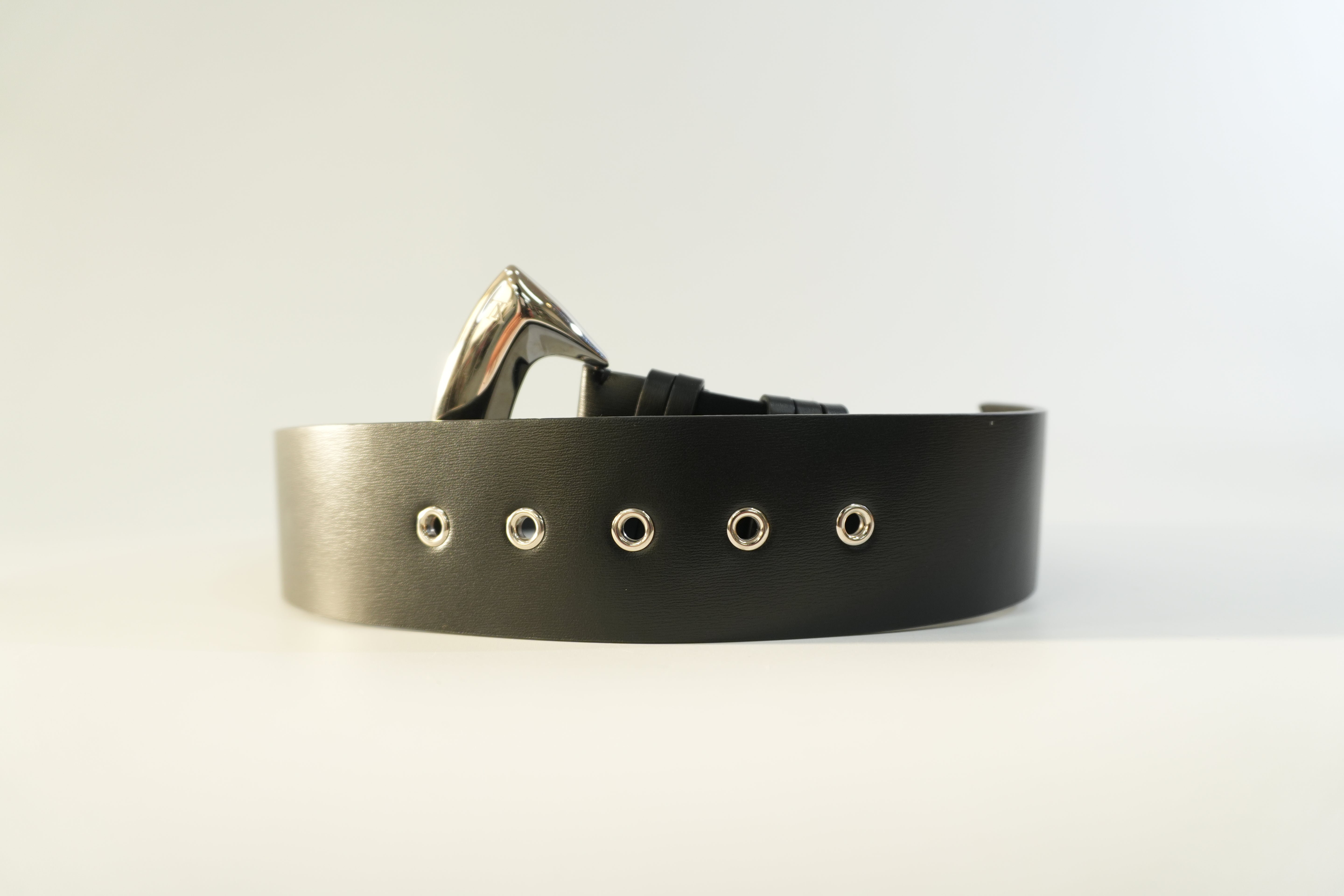 Pre-owned Louis Vuitton Leather Belt Size 80 Black
