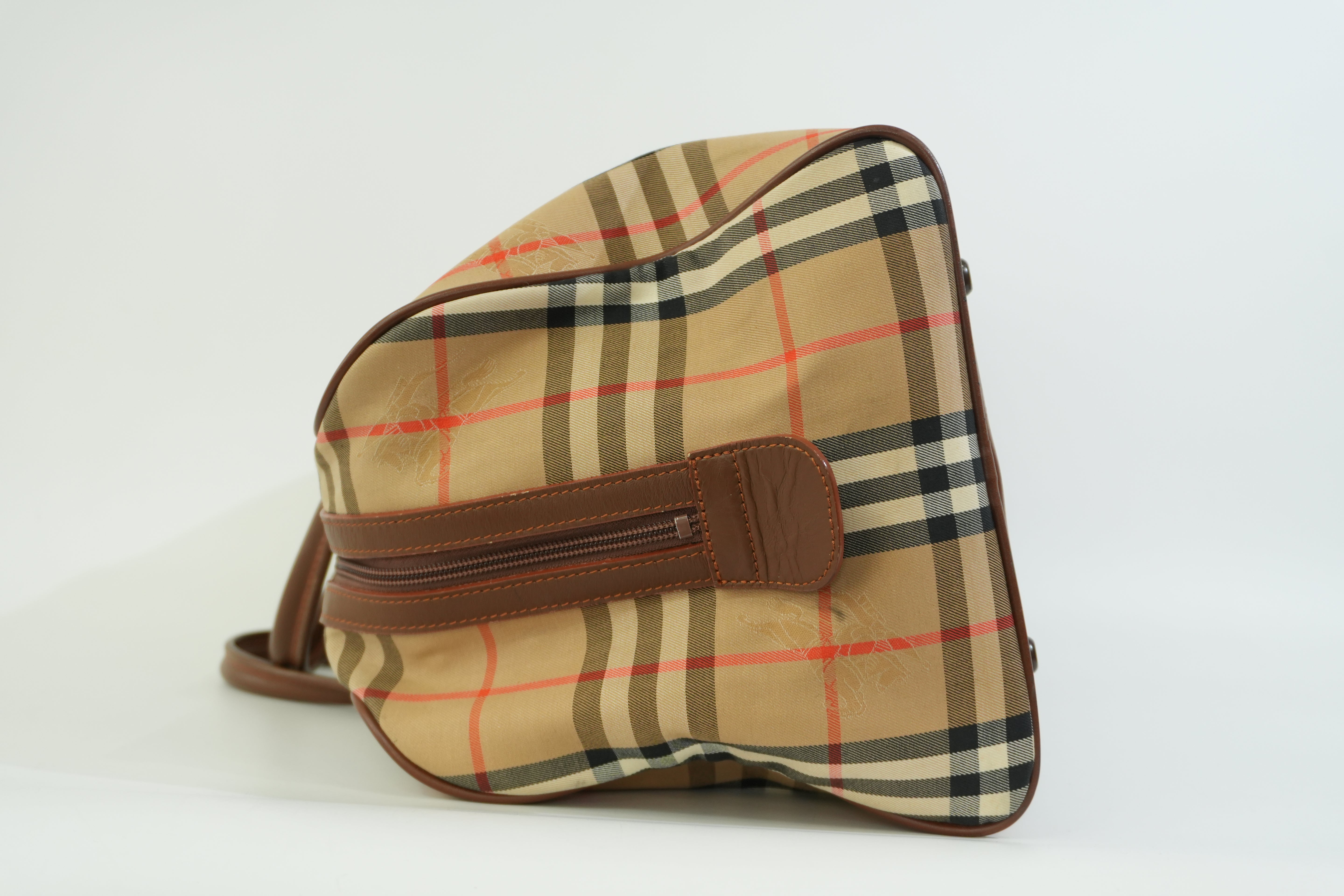 Pre-owned Burberry Haymarket Boston Bag Size 40