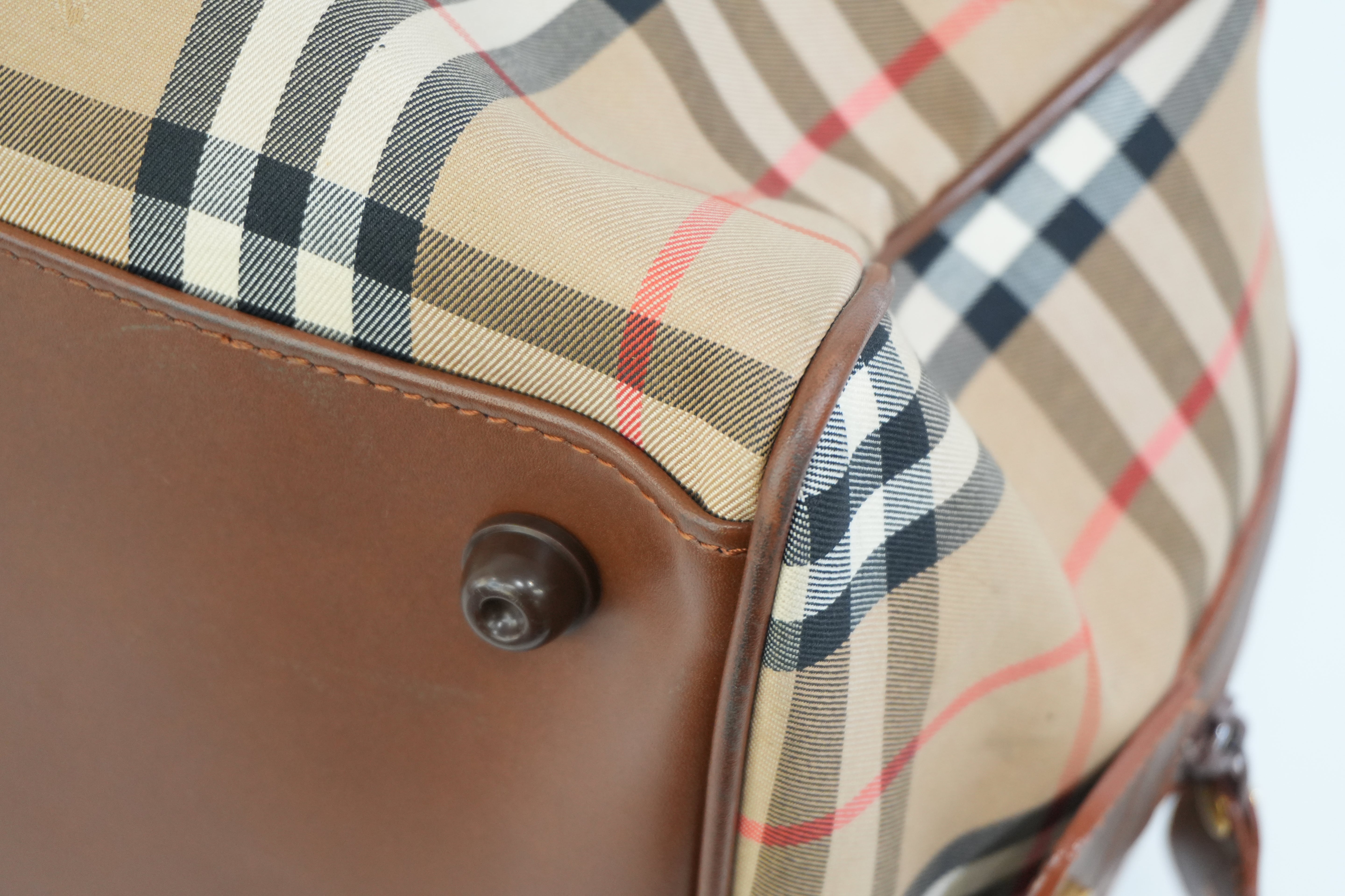 Pre-owned Burberry Haymarket Boston Bag Size 40