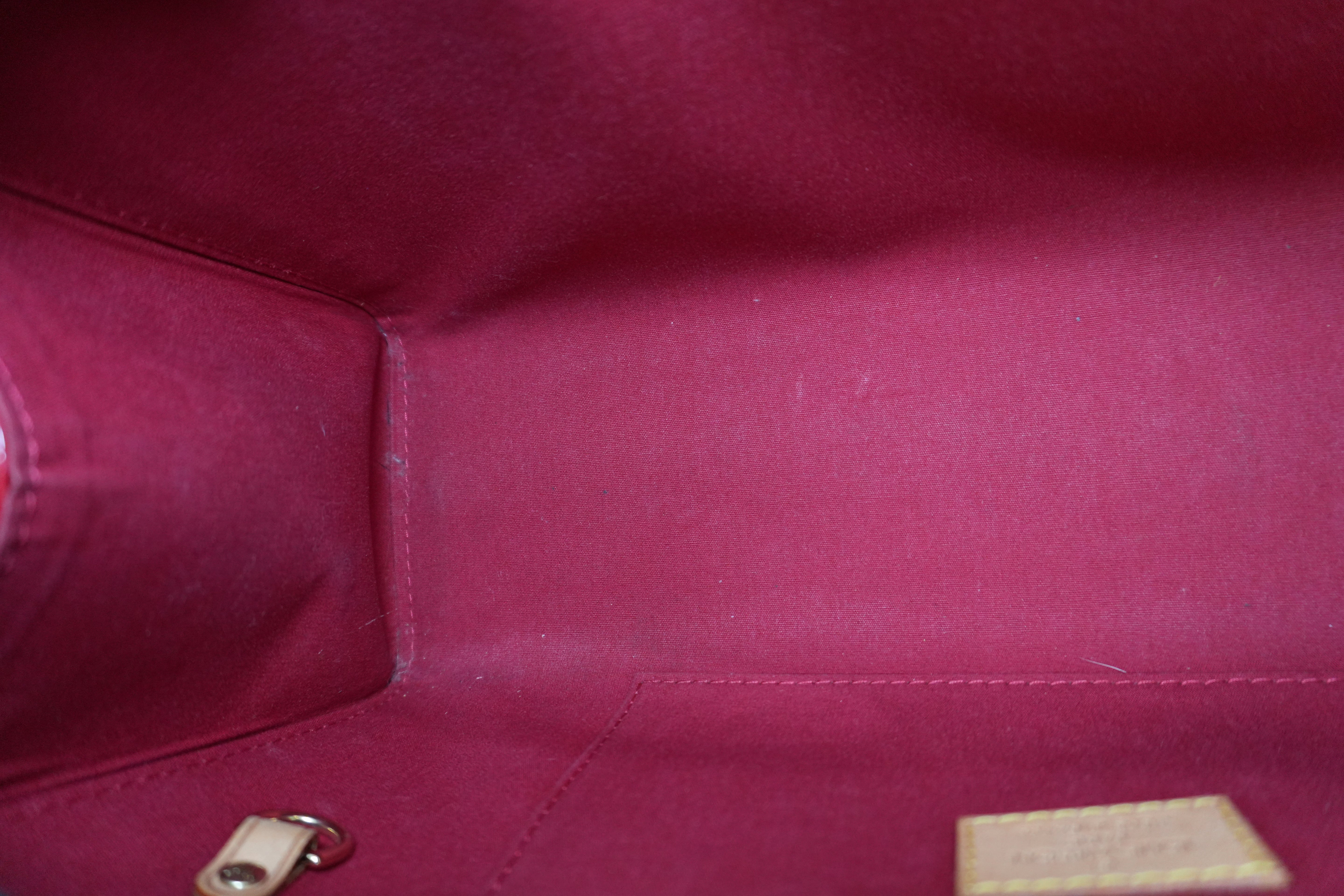 Louis Vuitton Vernis Roxbury Drive Red Used