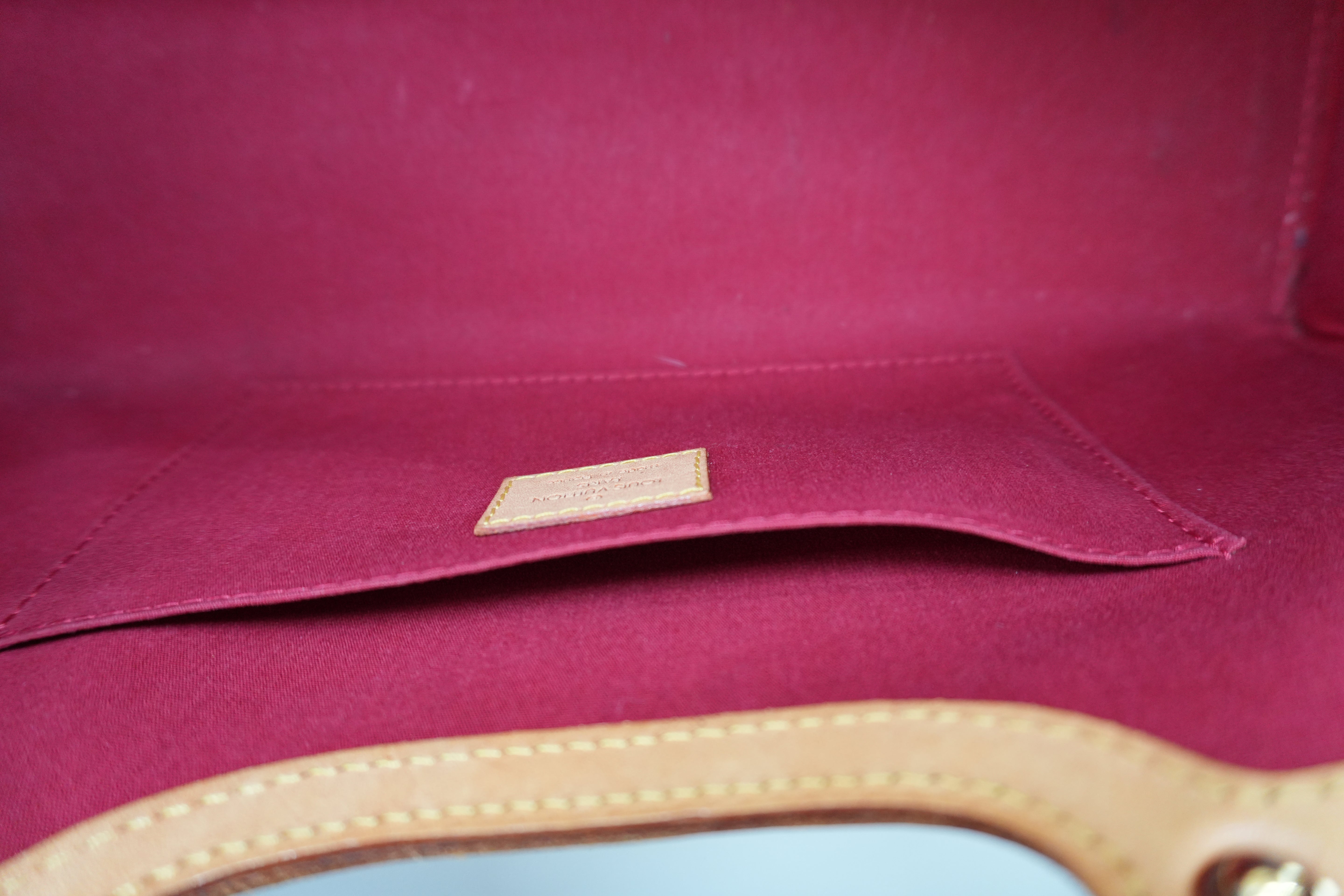 Louis Vuitton Vernis Roxbury Drive Red Used