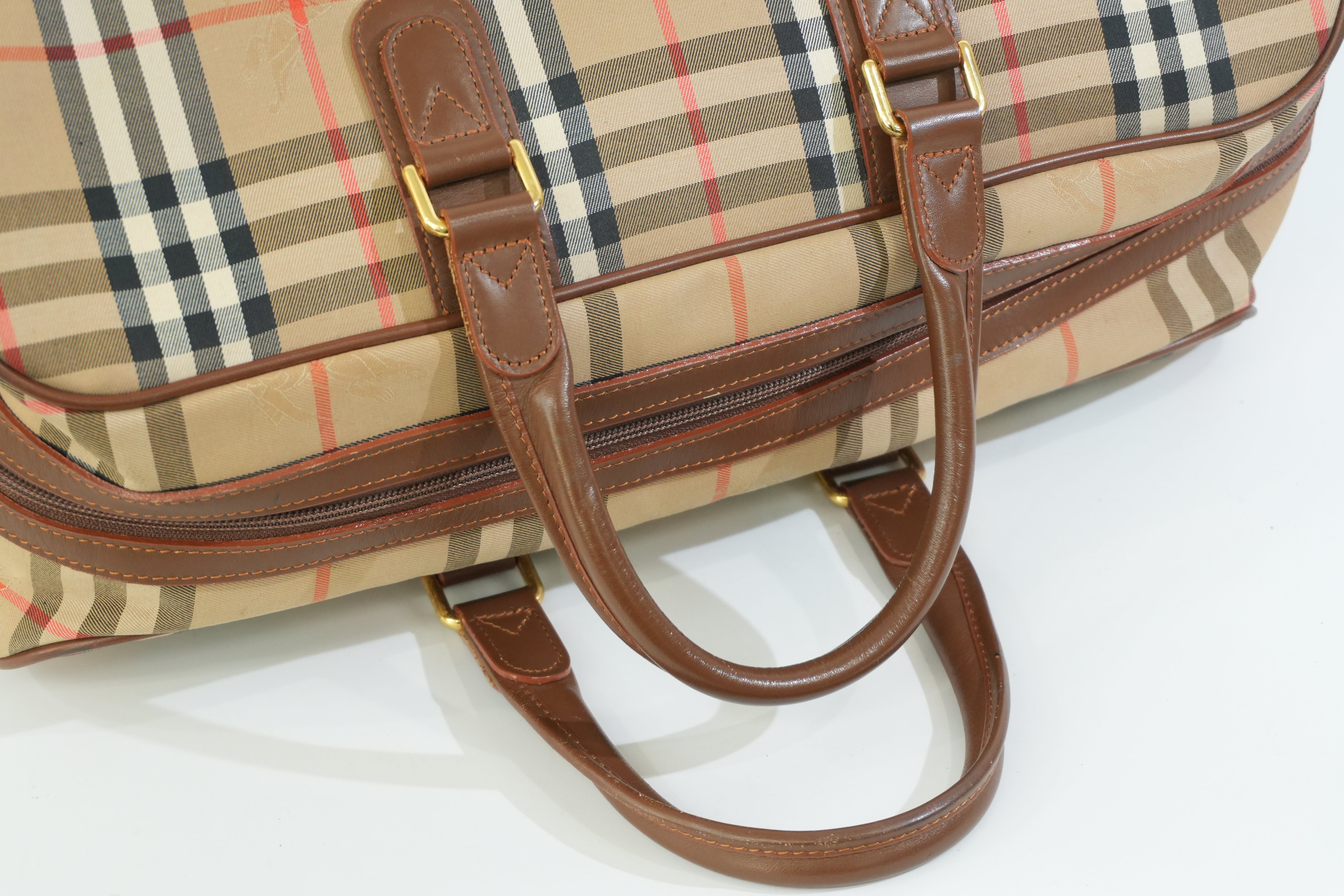 Pre-owned Burberry Haymarket Boston Bag Size 40