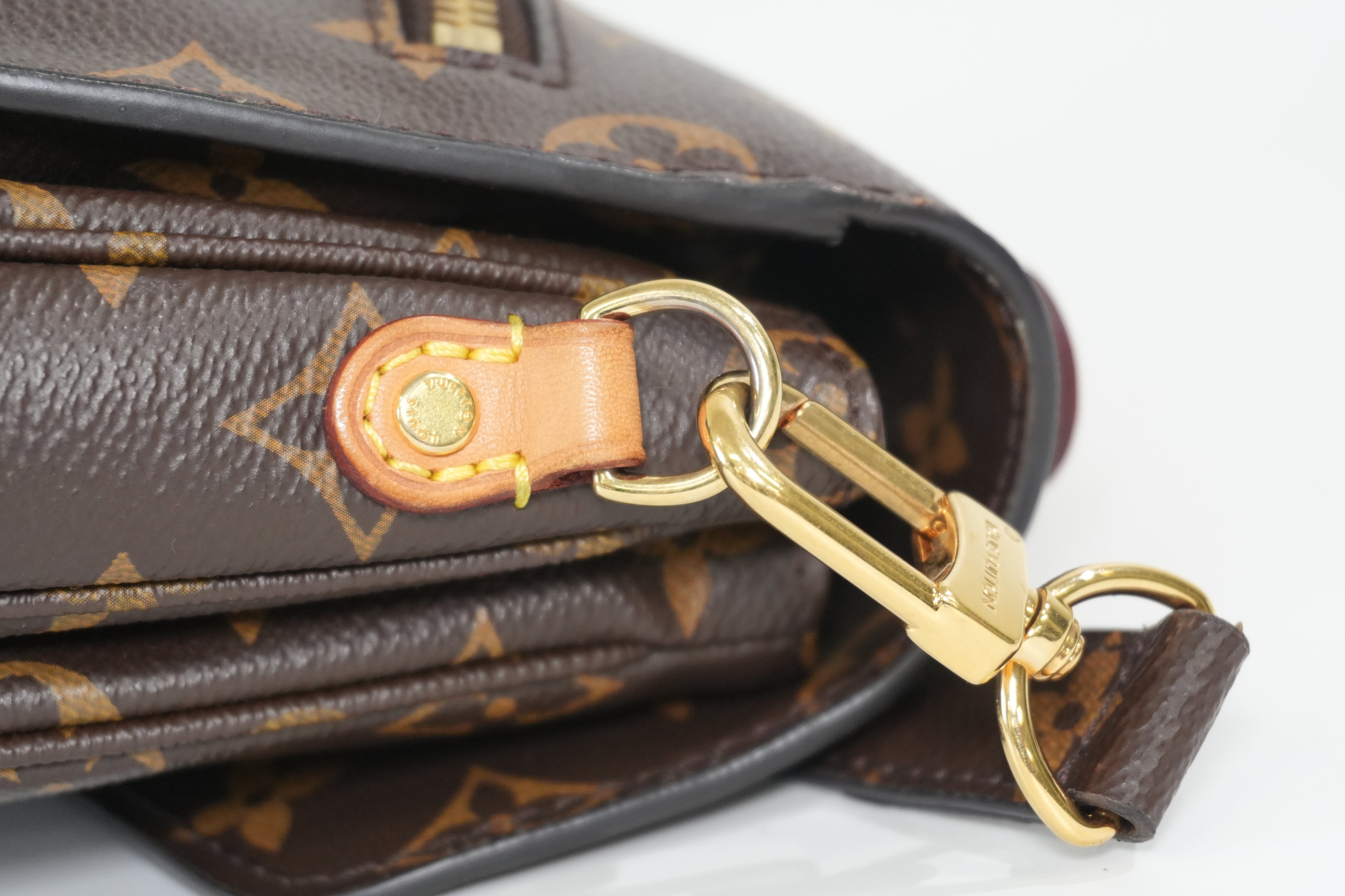 Pre-owned Louis Vuitton Monogram Pochette Metis Shoulder Bag