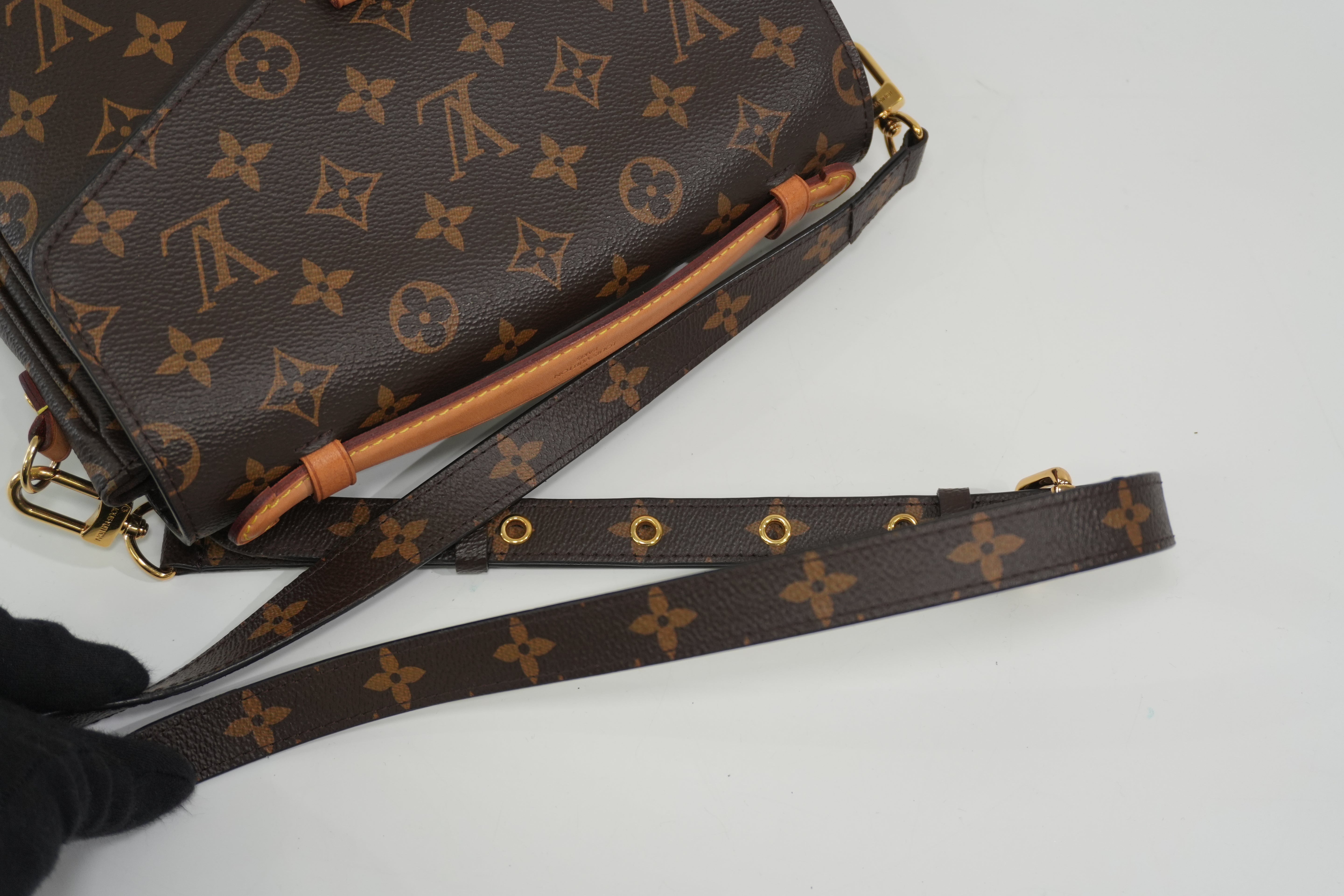 Pre-owned Louis Vuitton Monogram Pochette Metis Shoulder Bag