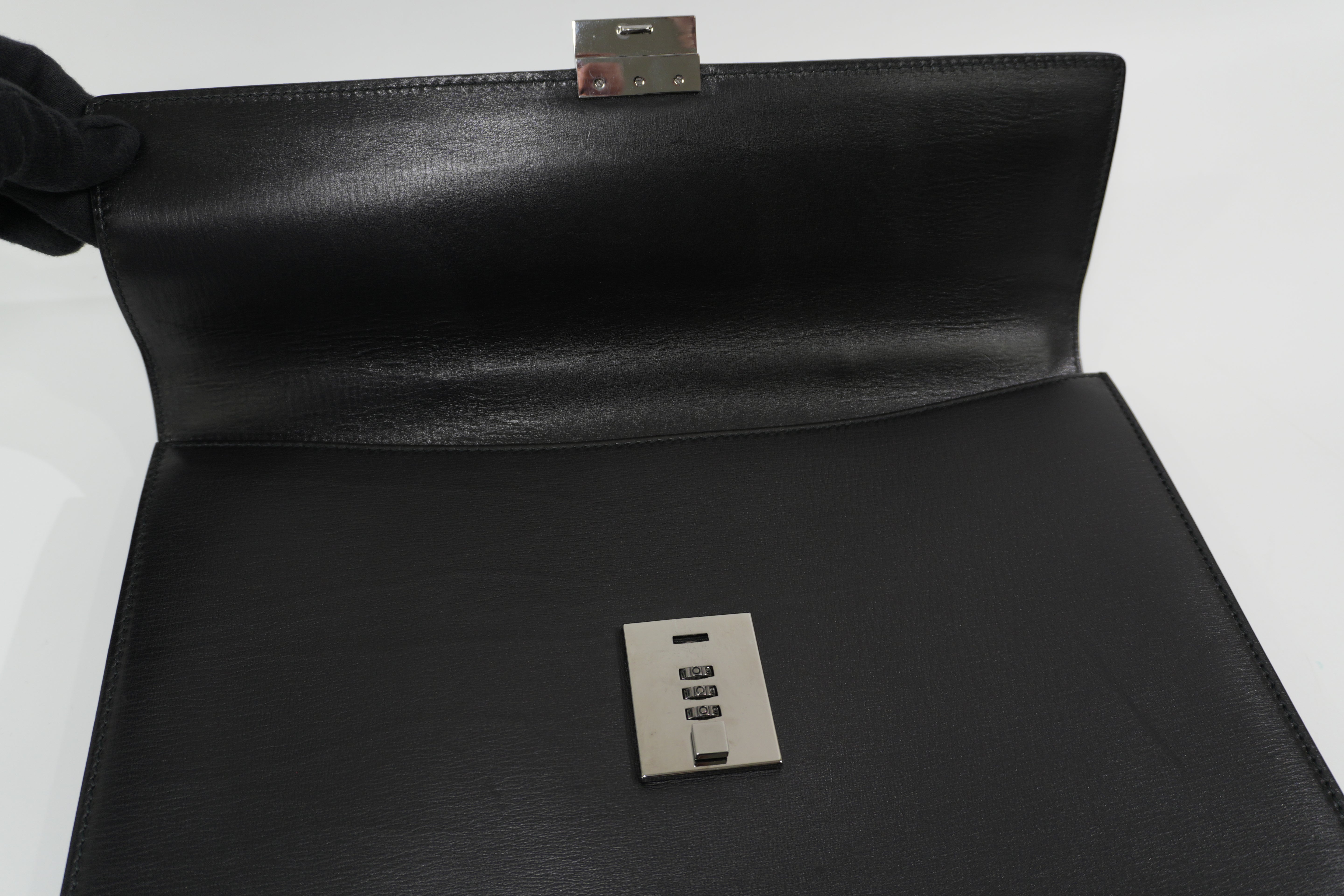 Pre-owned Gucci Combination Lock Briefcase Black