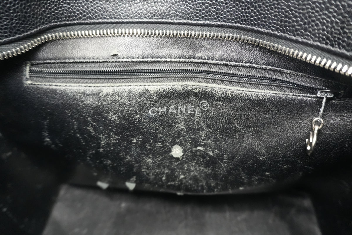 Pre-Owned Chanel Caviar Skin Medallion Tote Bag Black