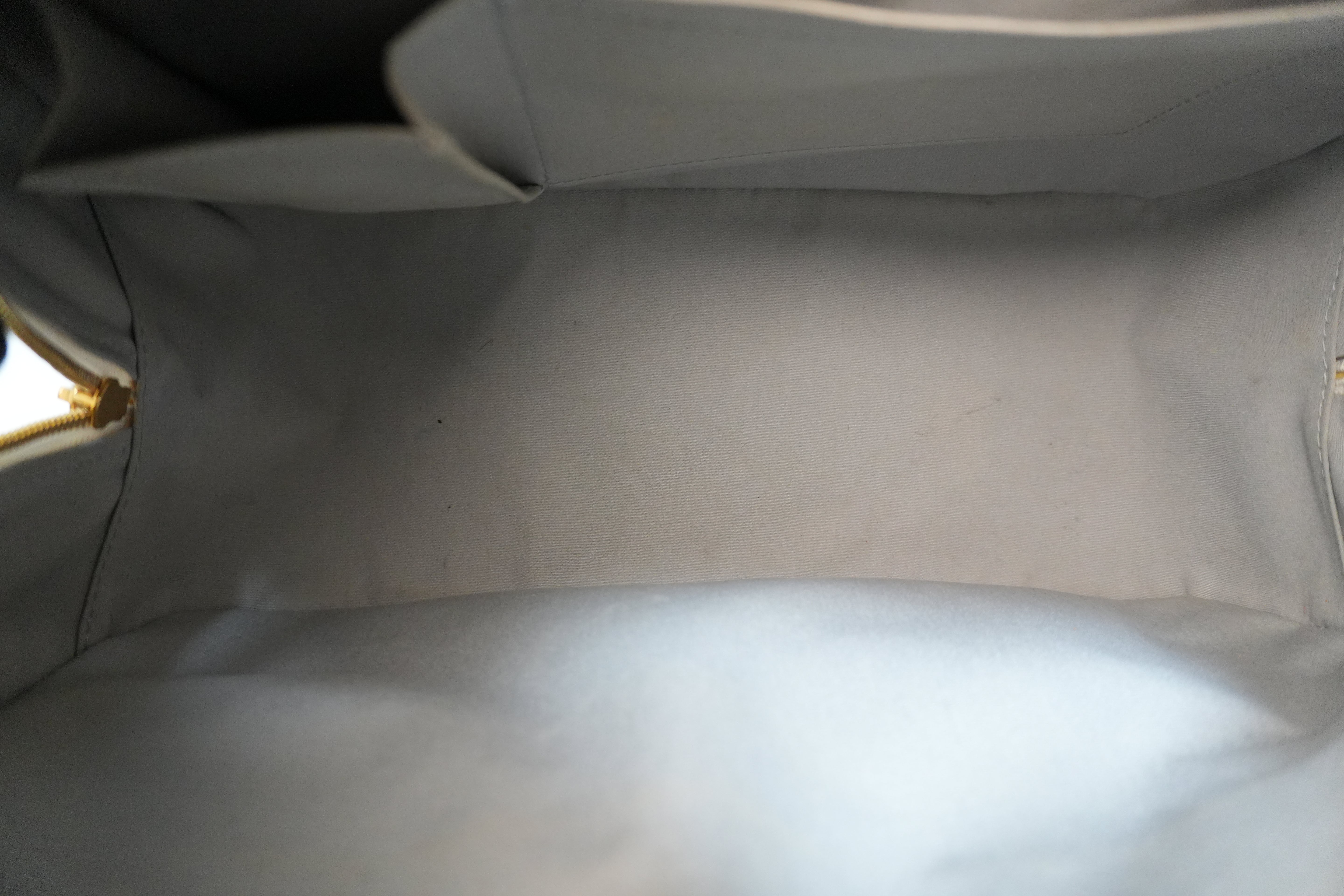 Louis Vuitton Vernis Summit Drive Handbag Yellow Used