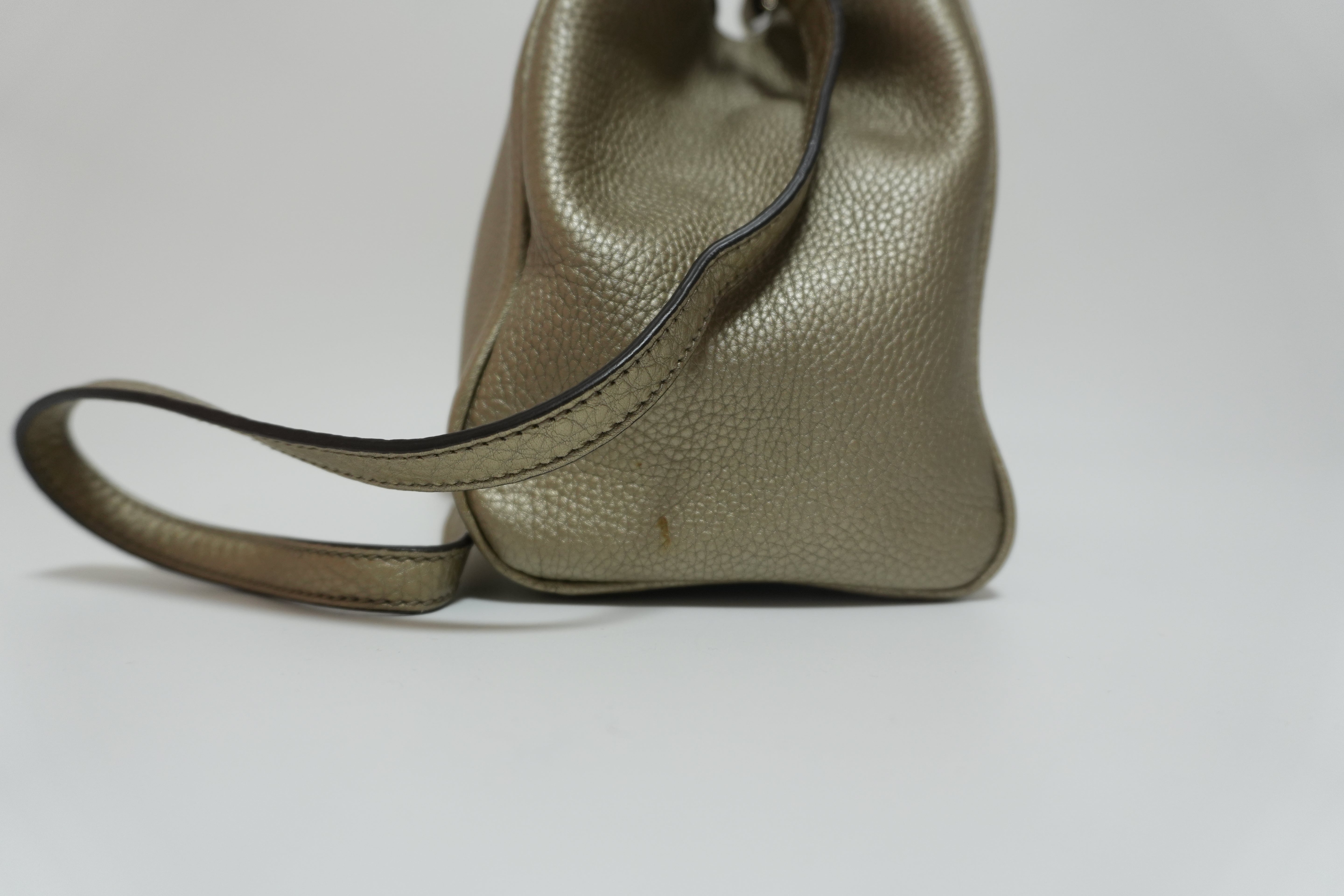 グッチ ソーホー メタリック 2way ショルダーバッグ シルバー 中古