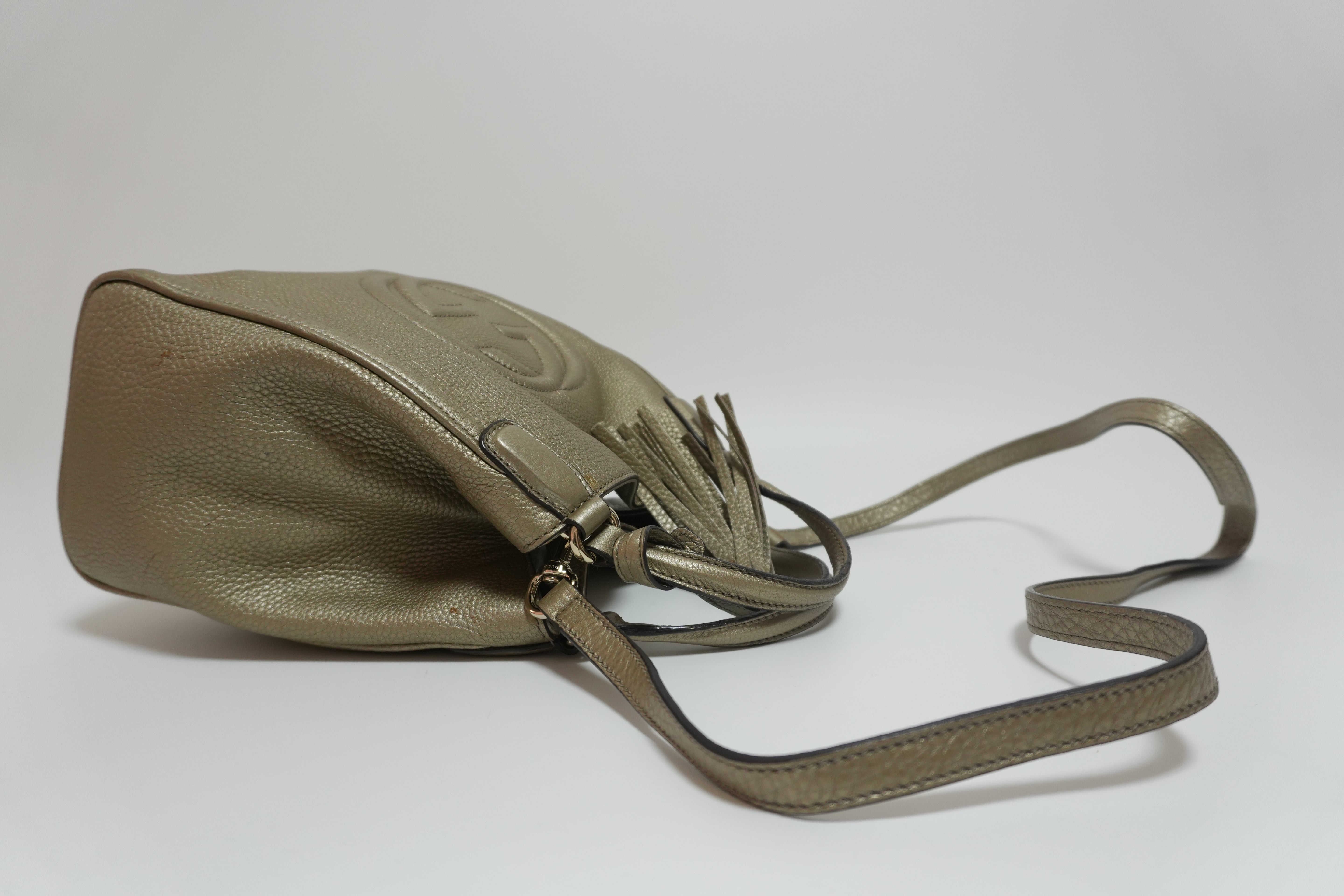 グッチ ソーホー メタリック 2way ショルダーバッグ シルバー 中古