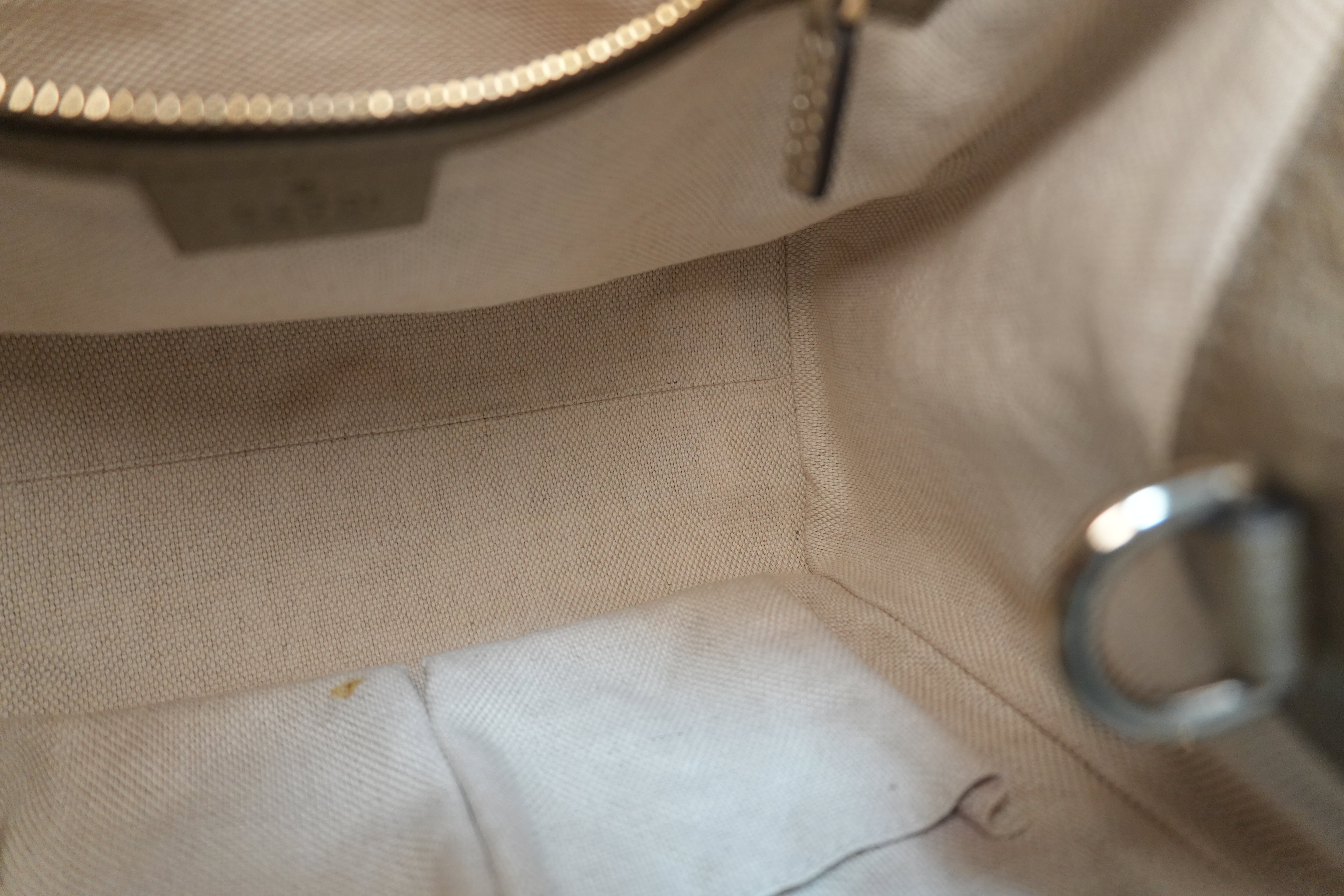 グッチ ソーホー メタリック 2way ショルダーバッグ シルバー 中古