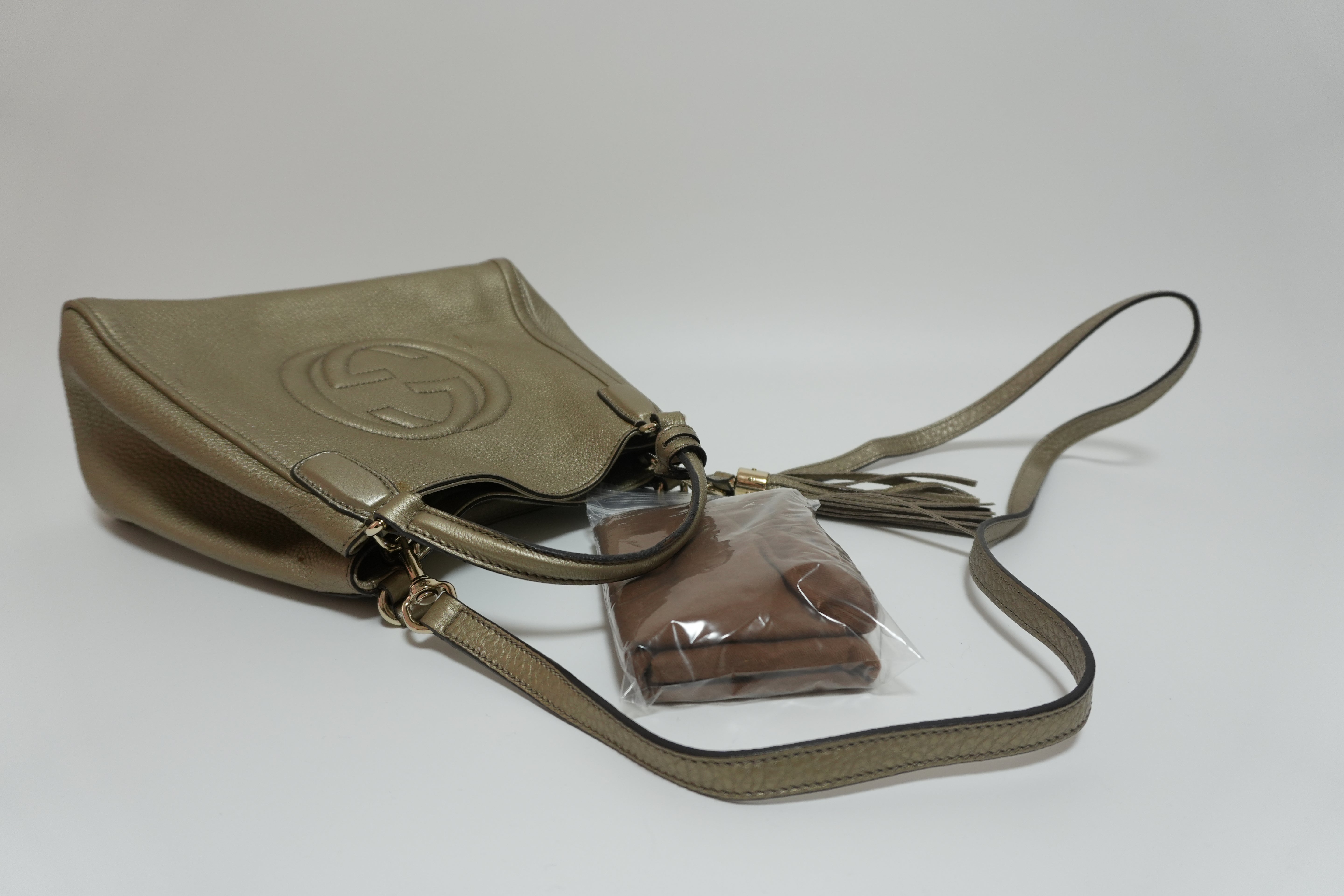 グッチ ソーホー メタリック 2way ショルダーバッグ シルバー 中古