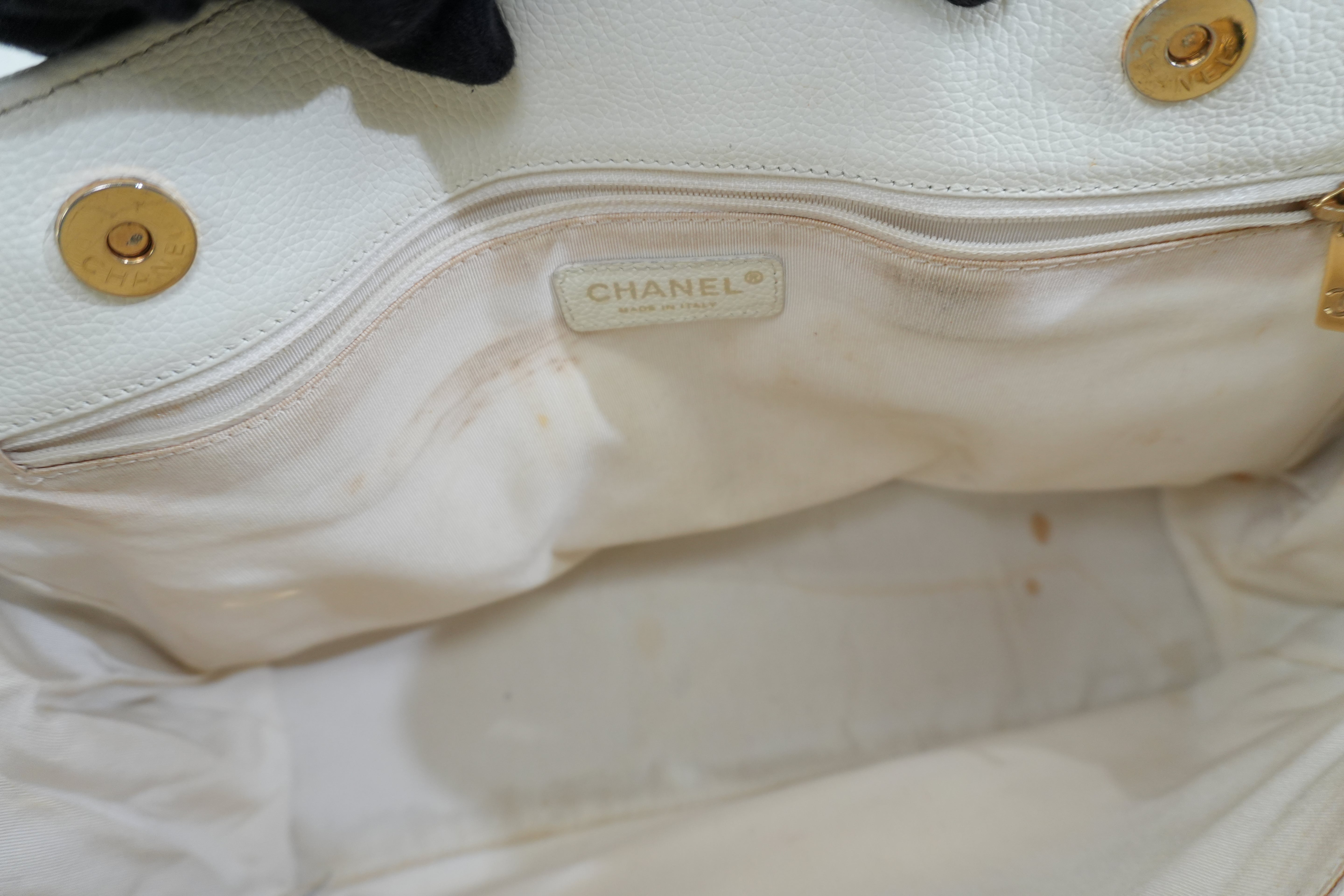 Pre-owned Chanel Caviar Skin Tote Bag White