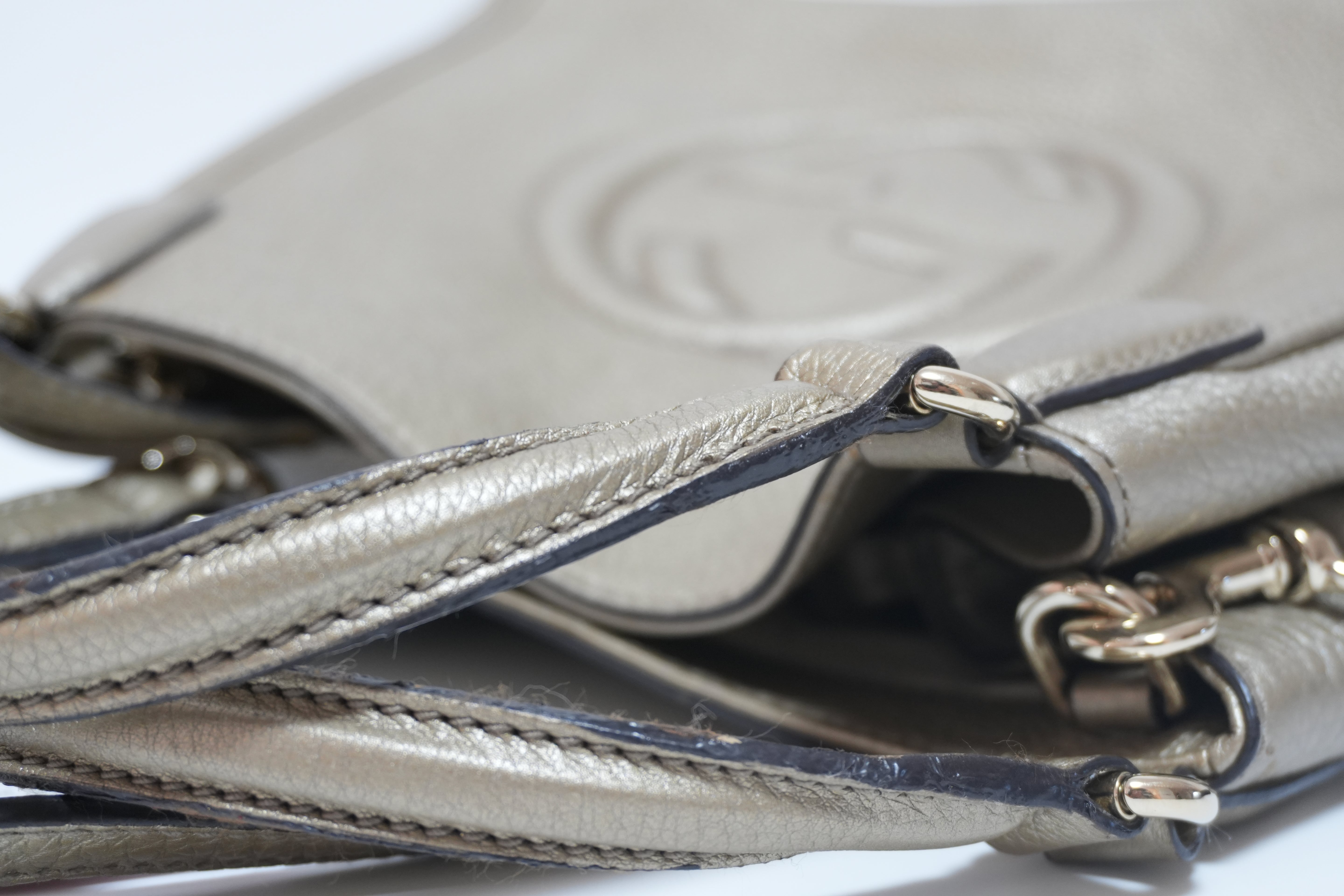 グッチ ソーホー メタリック 2way ショルダーバッグ シルバー 中古