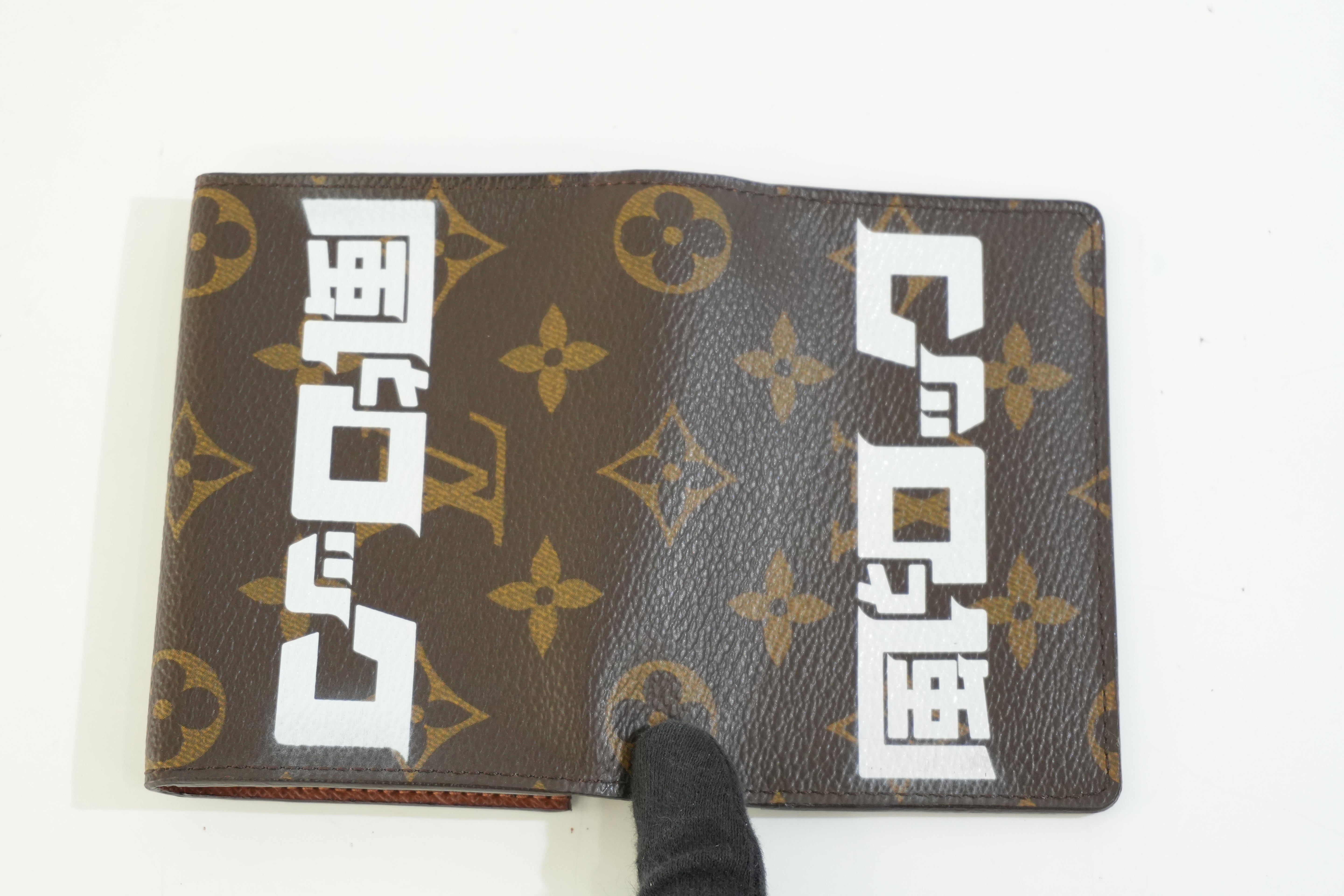 Pre-owned Louis Vuitton Monogram Wild Rock Card Case
