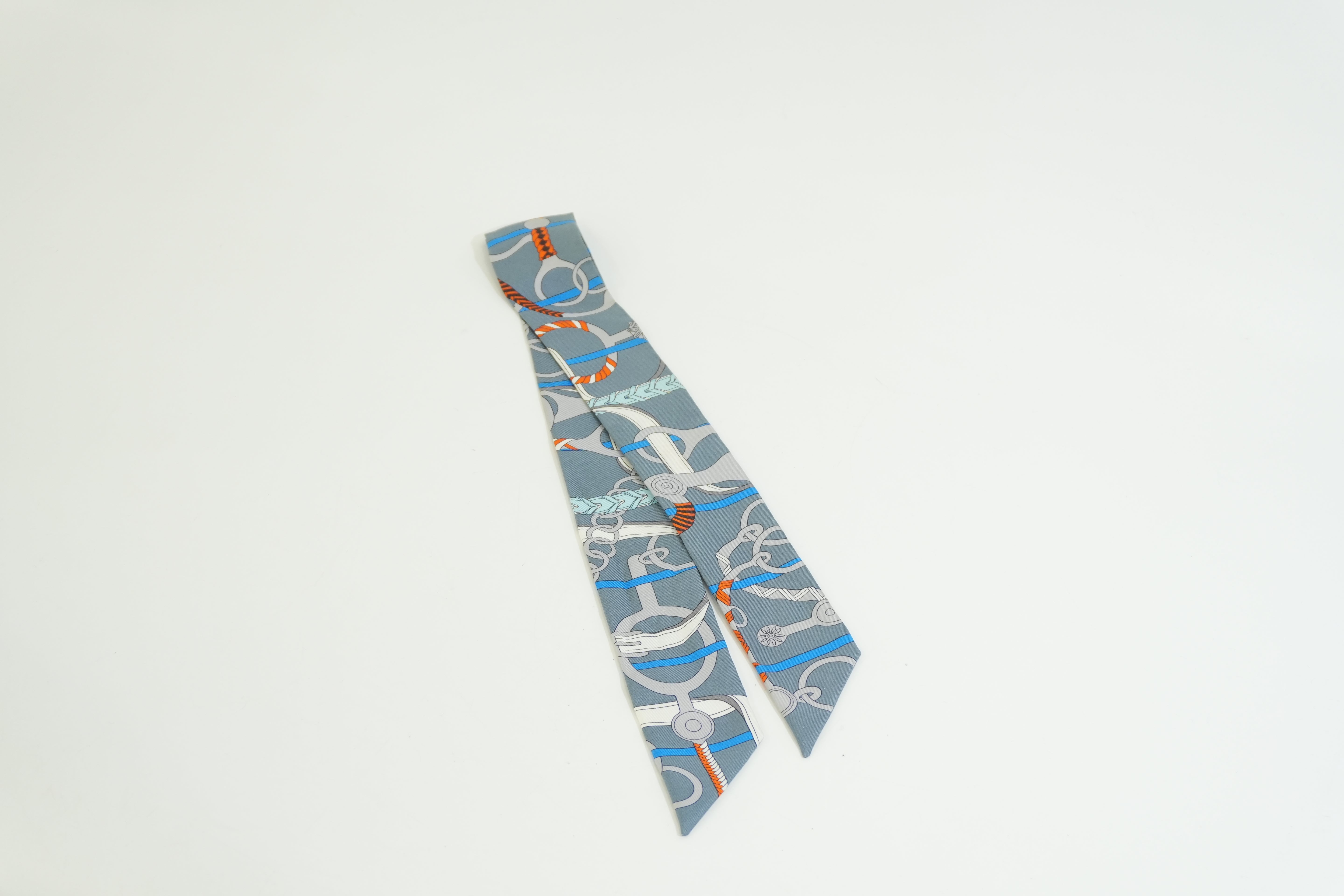 Pre-owned Hermes Silk Twilly Blue
