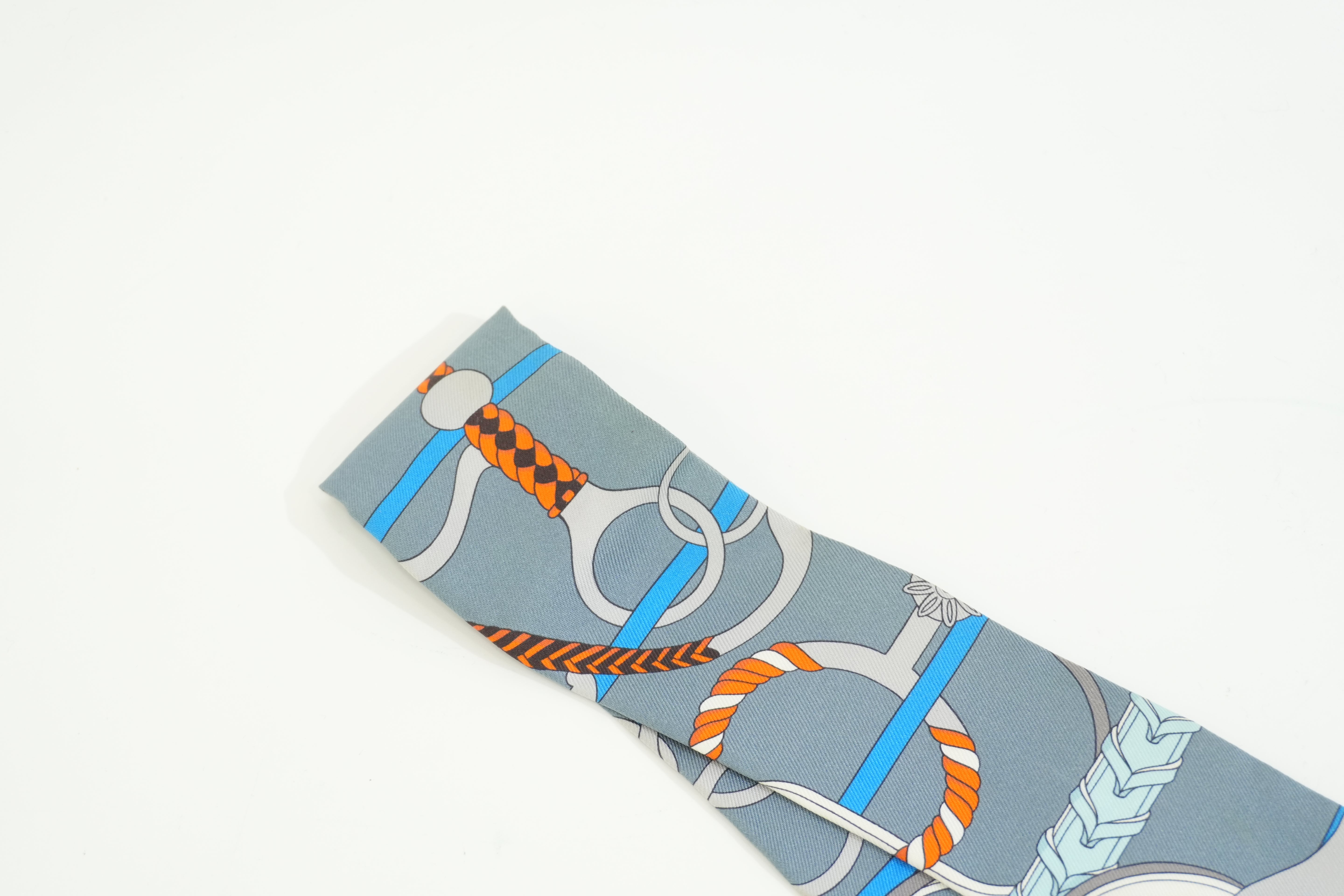 Pre-owned Hermes Silk Twilly Blue