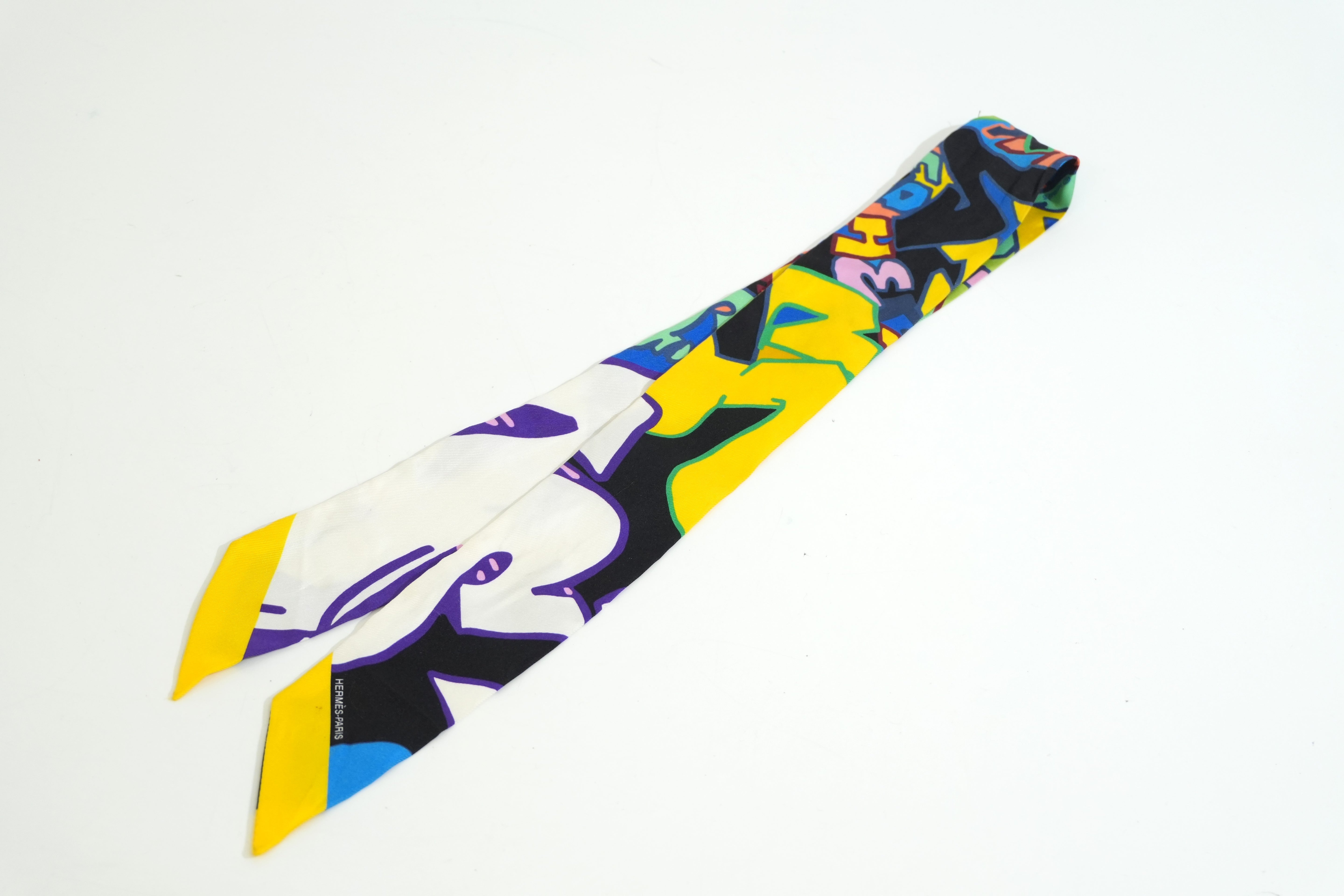 Pre-owned Hermes Silk Twilly Grafitti Multicolor